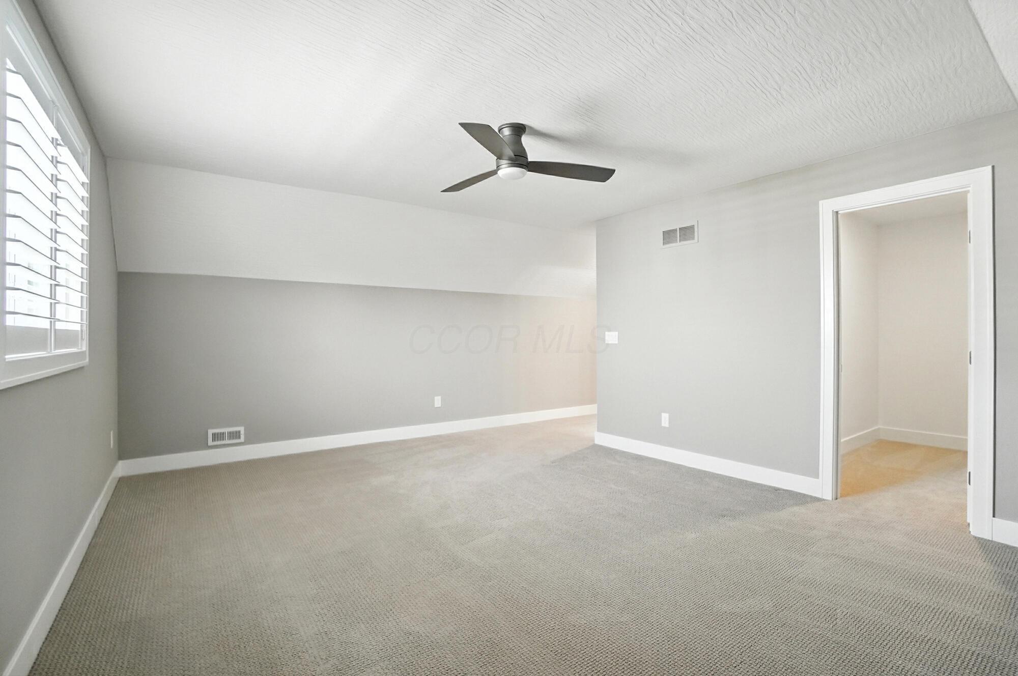 6764 Lloyd Lane, 20
