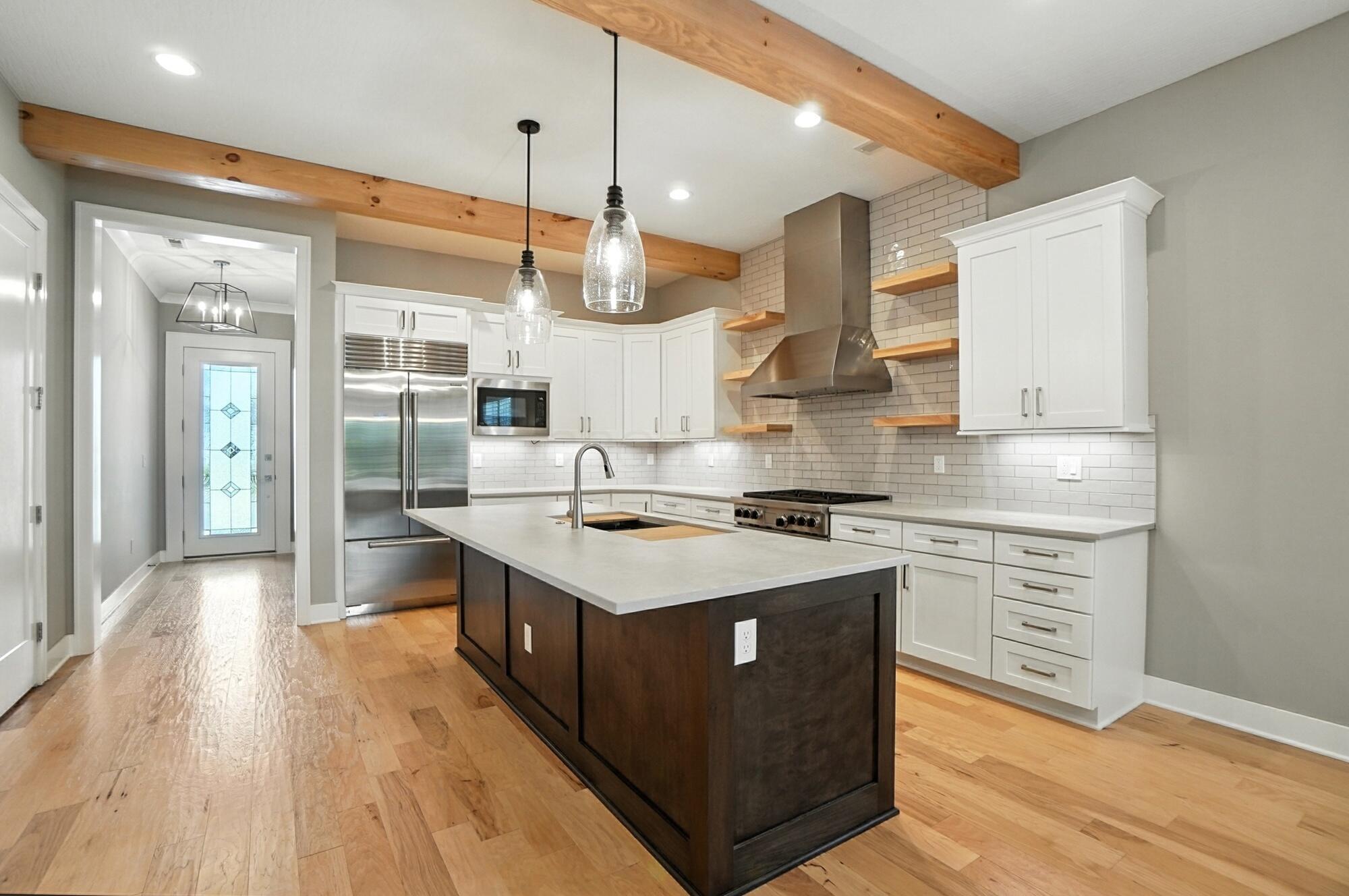 6764 Lloyd Lane, 20