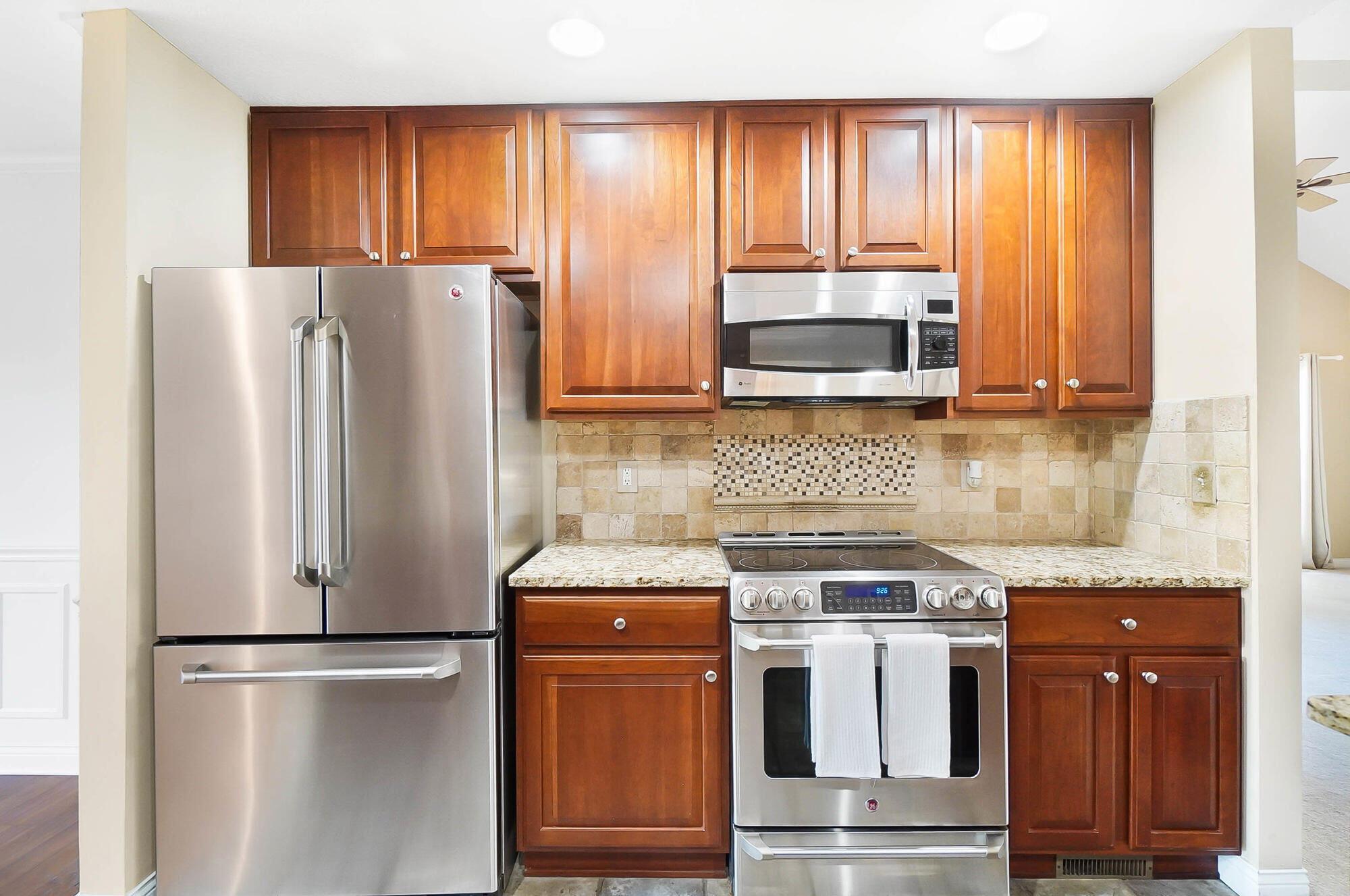 8412 Greenside Drive