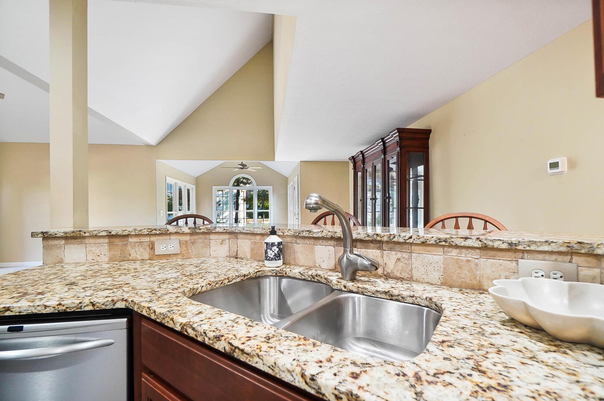 8412 Greenside Drive