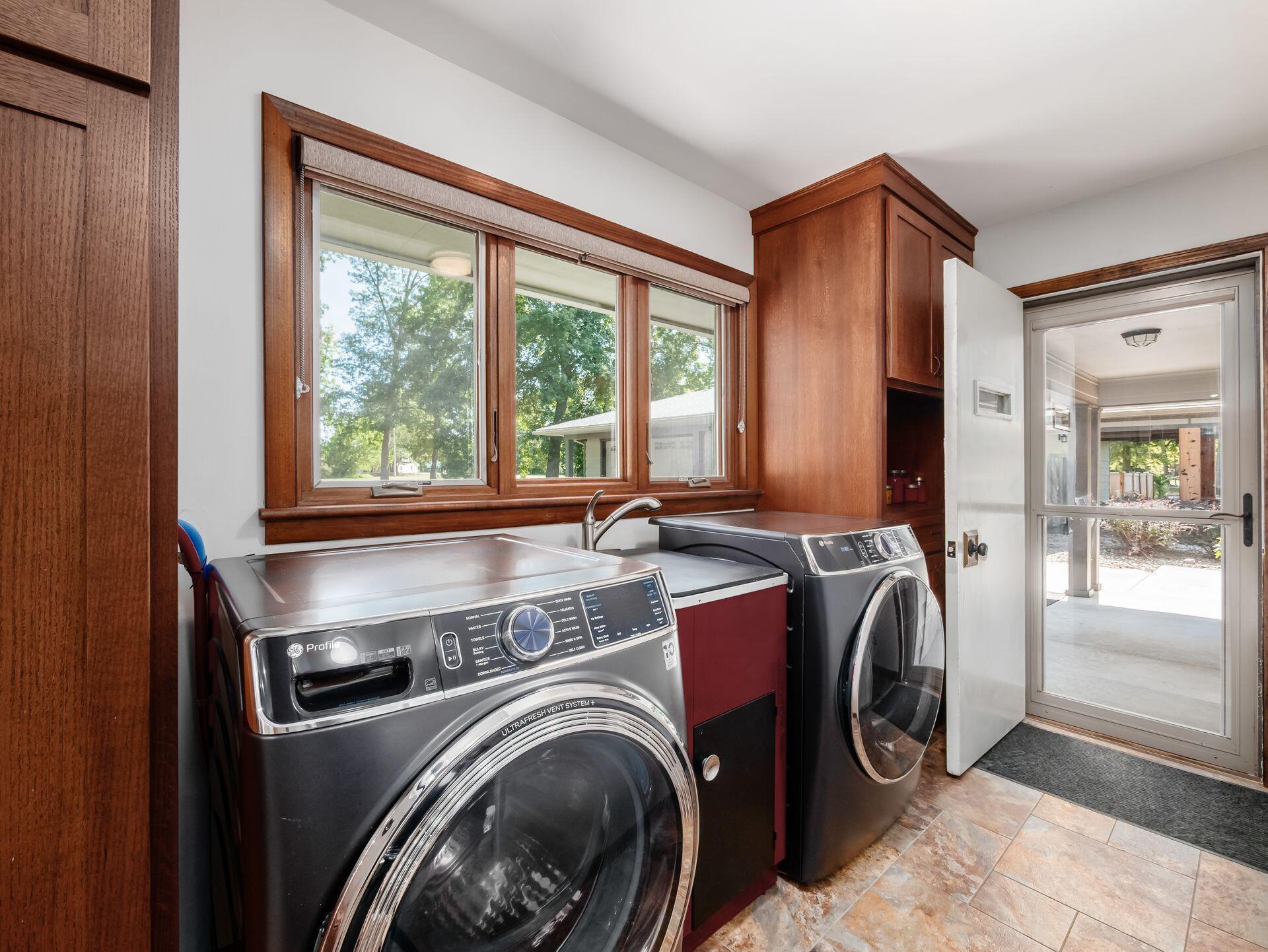 858 Vernon Heights Circle
