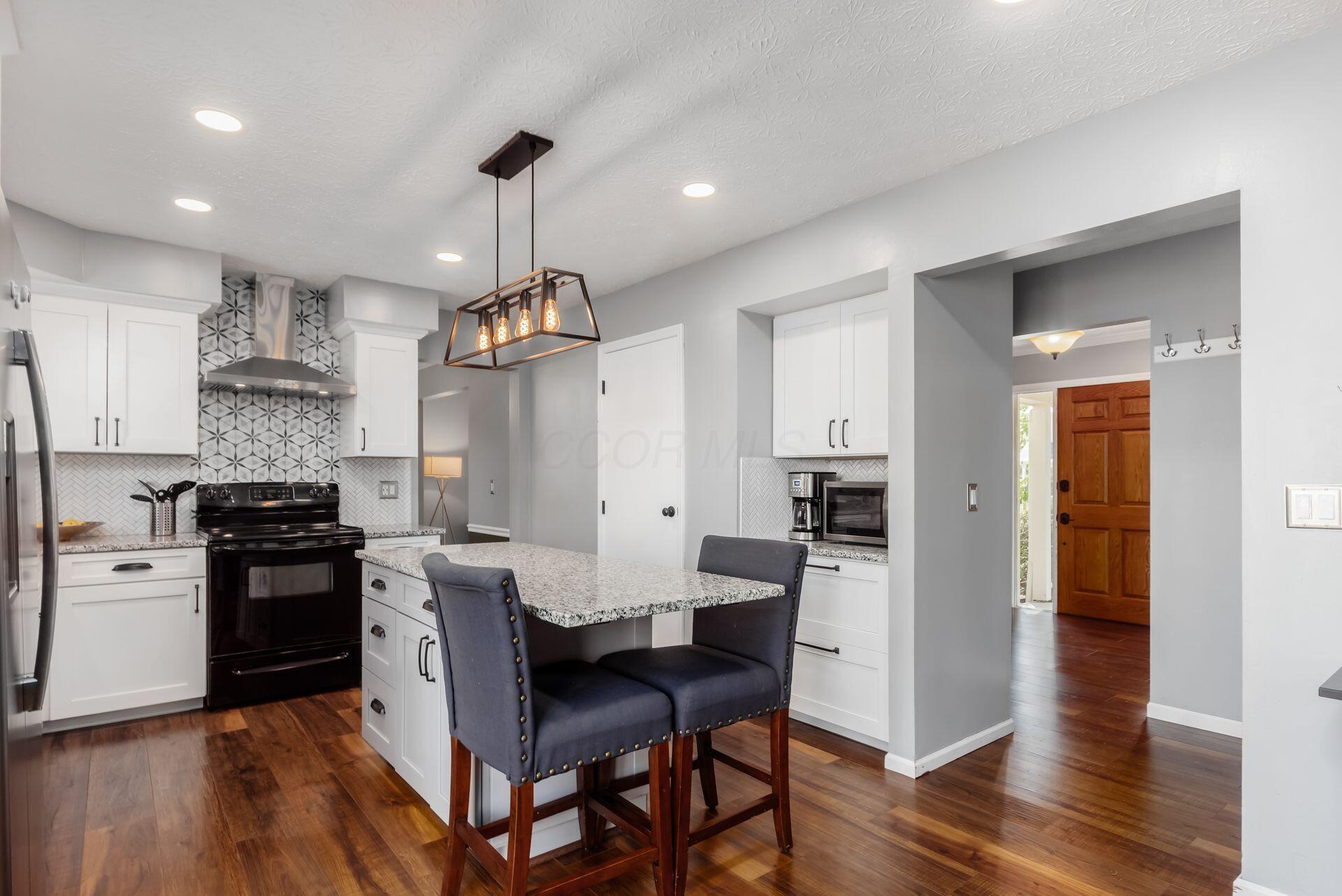 3876 Tweedsmuir Drive