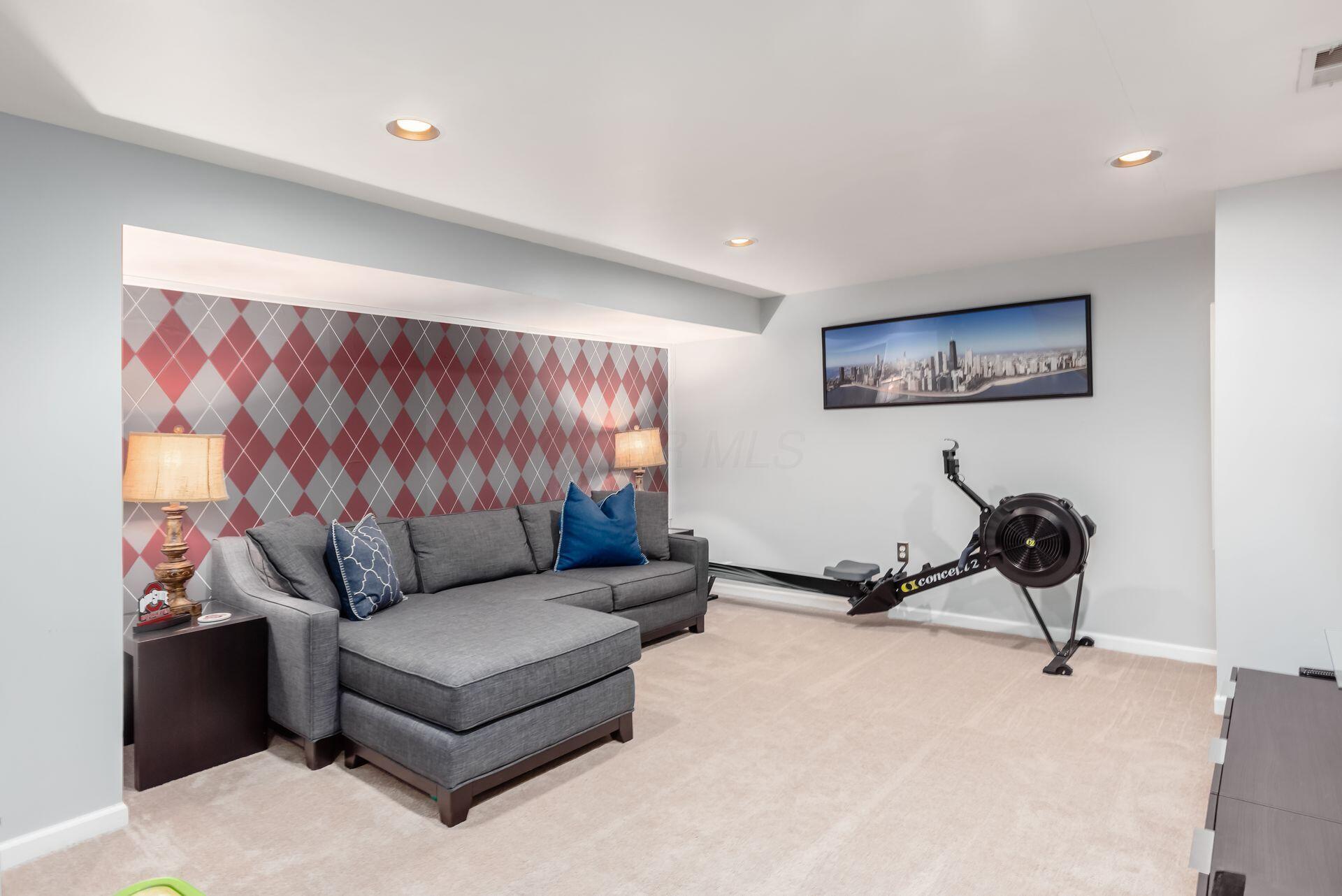 3876 Tweedsmuir Drive