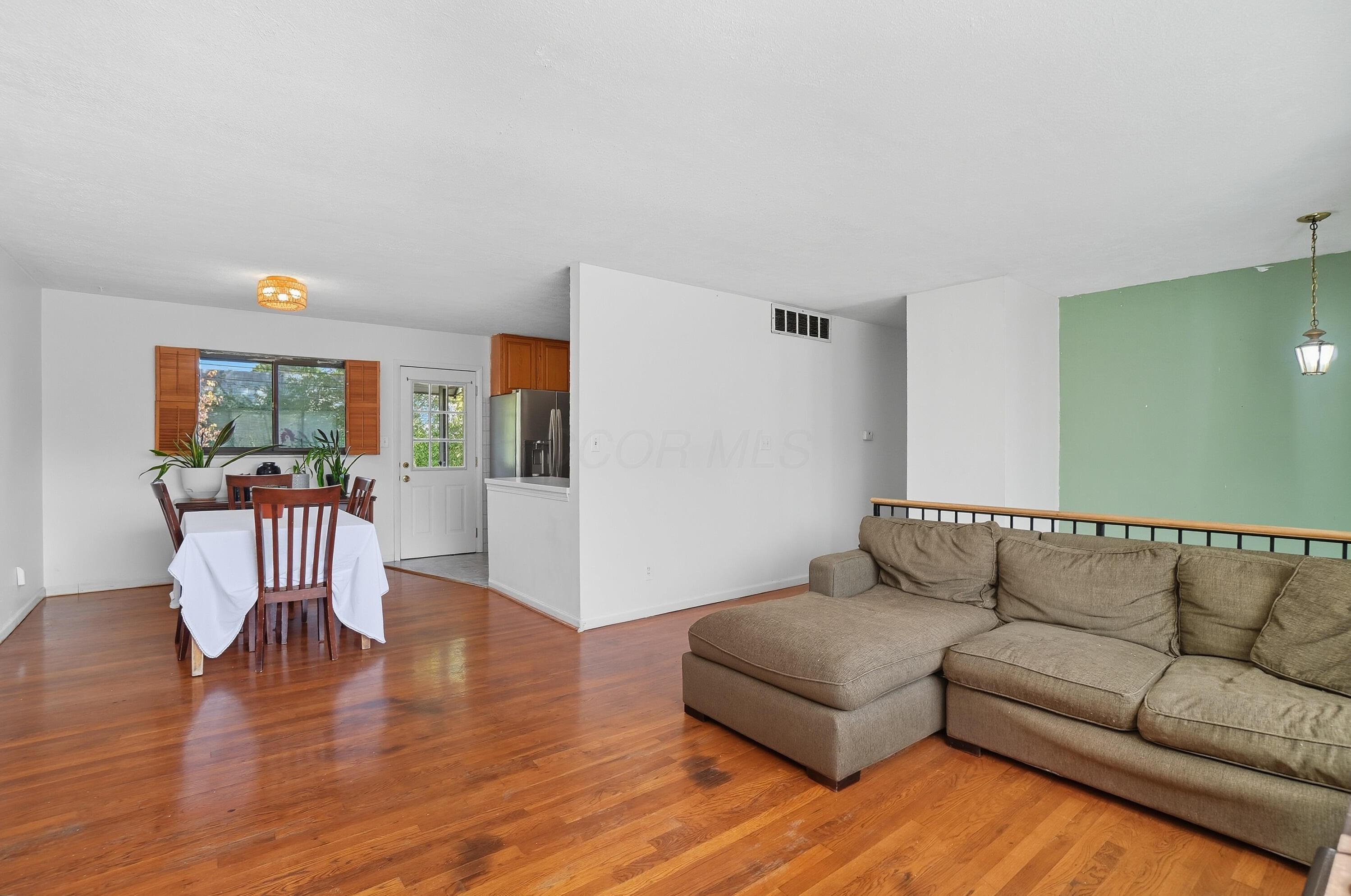 5462 Roche Drive