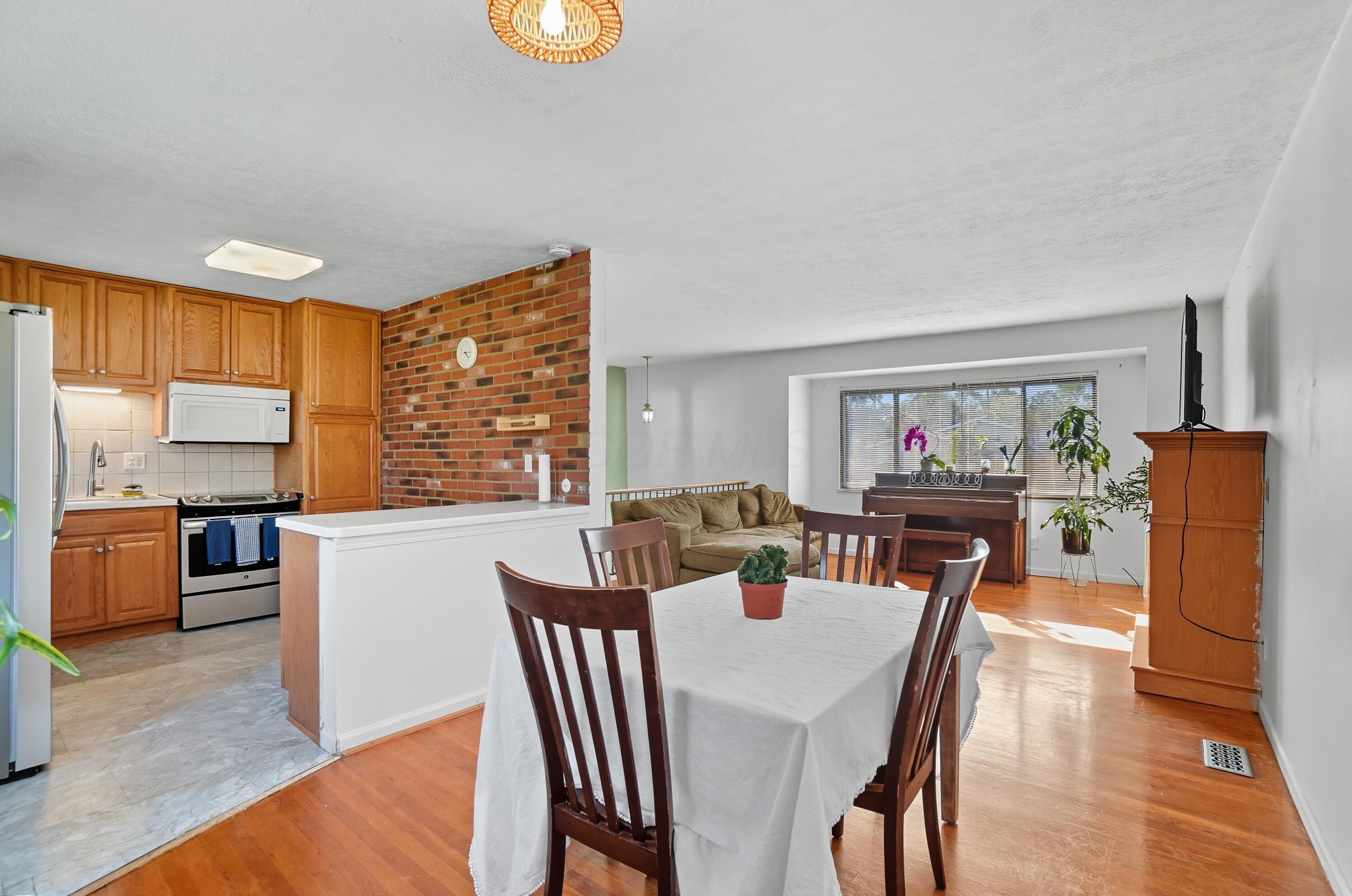 5462 Roche Drive