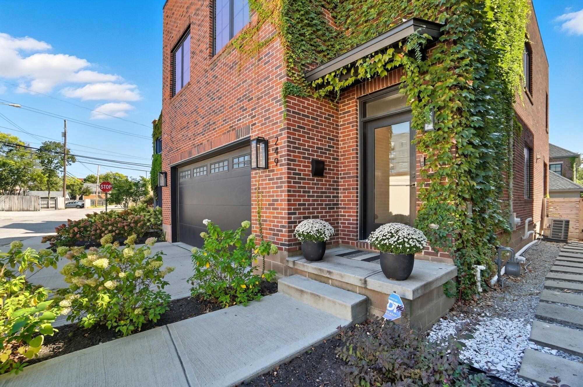 249 E Greenwood Avenue