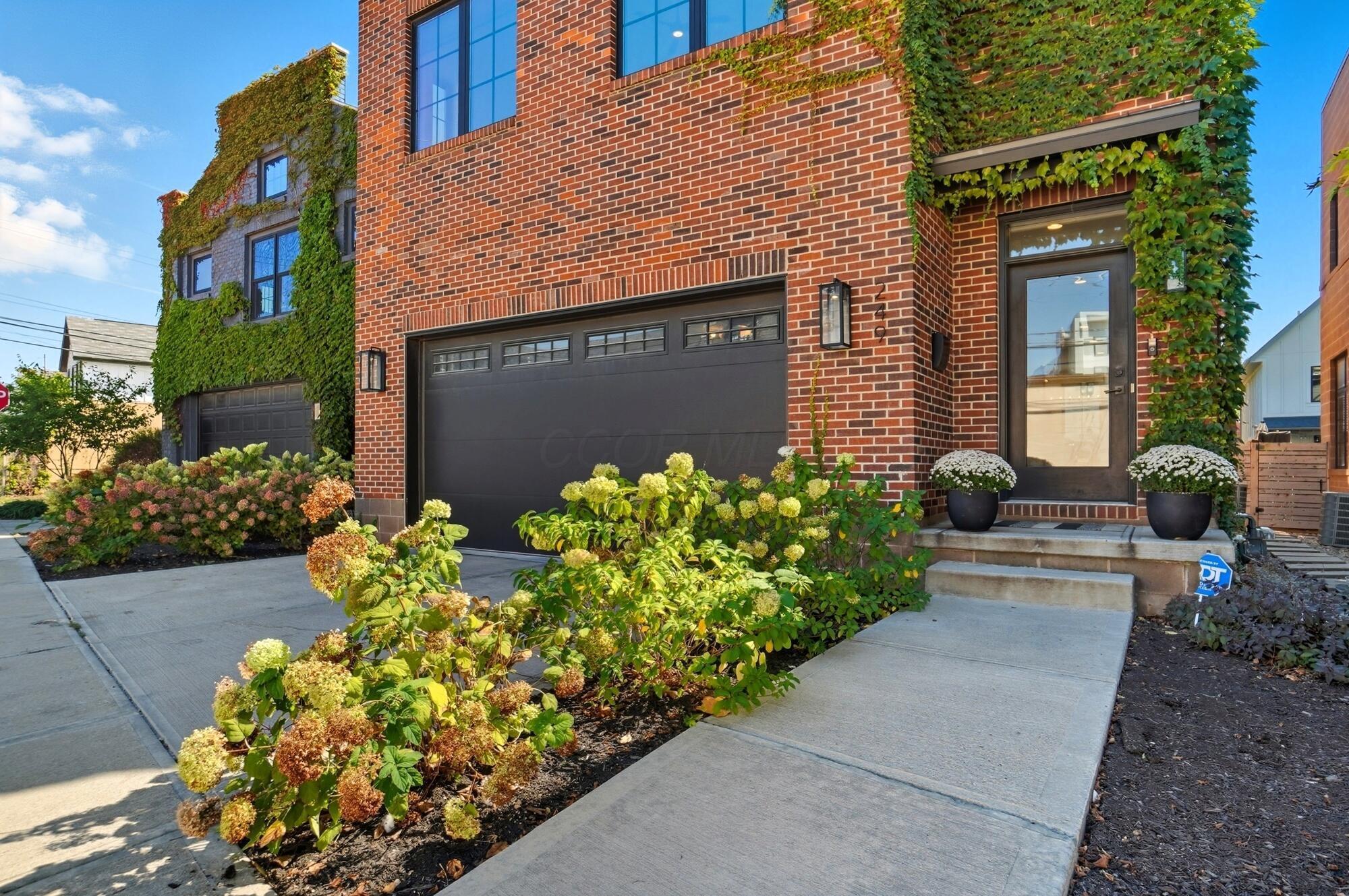 249 E Greenwood Avenue
