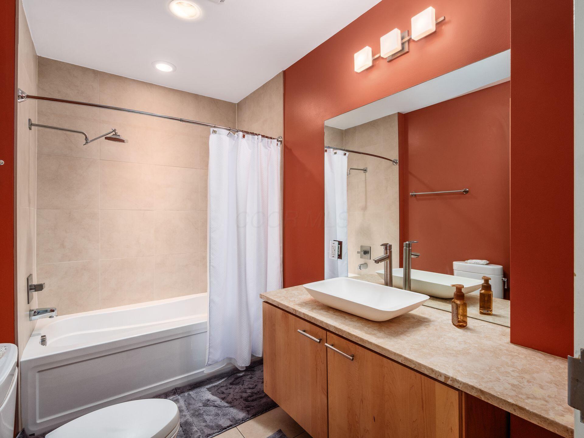 199 S 5th Street, 405