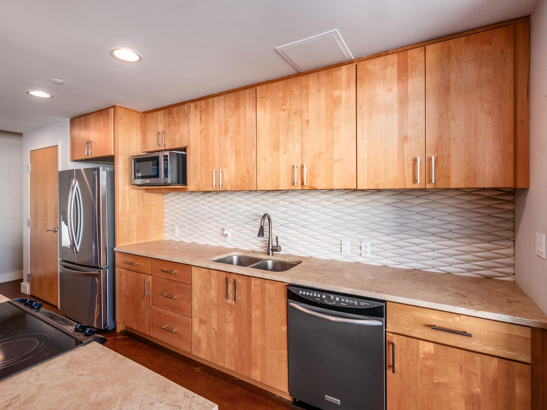 199 S 5th Street, 405