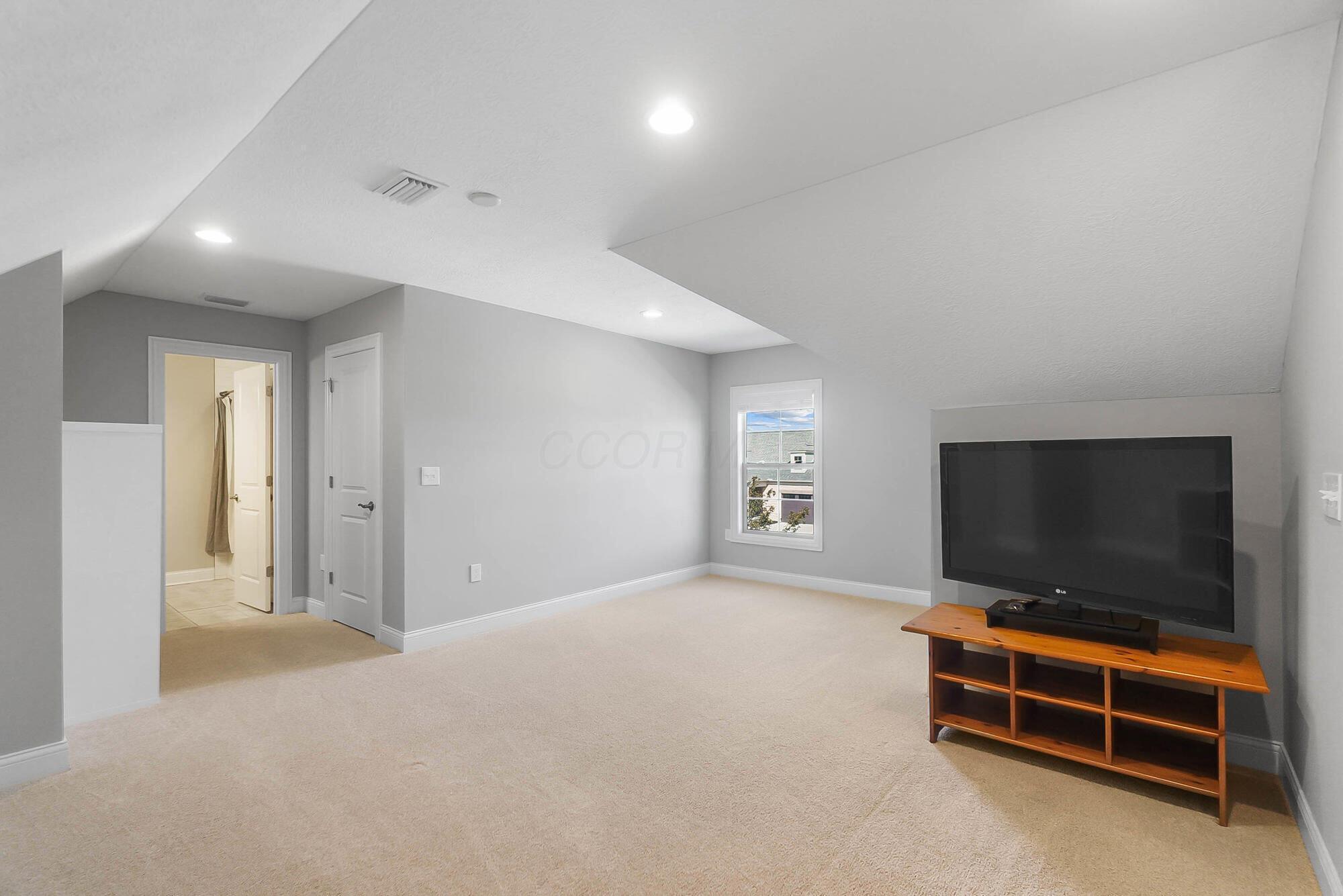510 Garden Gate Lane, Lewis Center