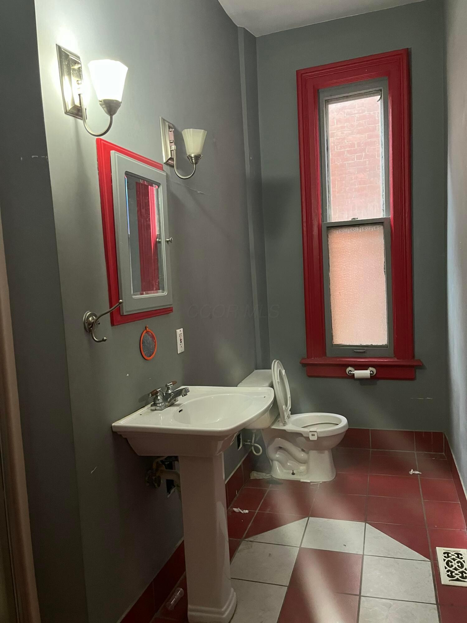 33 Clark Place, 35 35