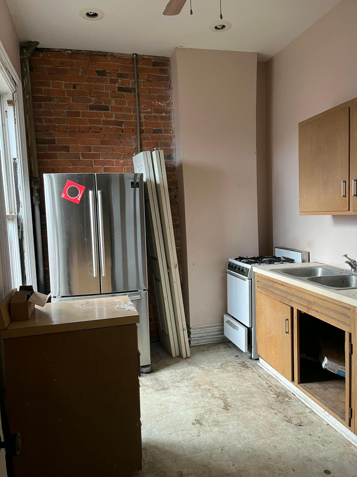 33 Clark Place, 35 35