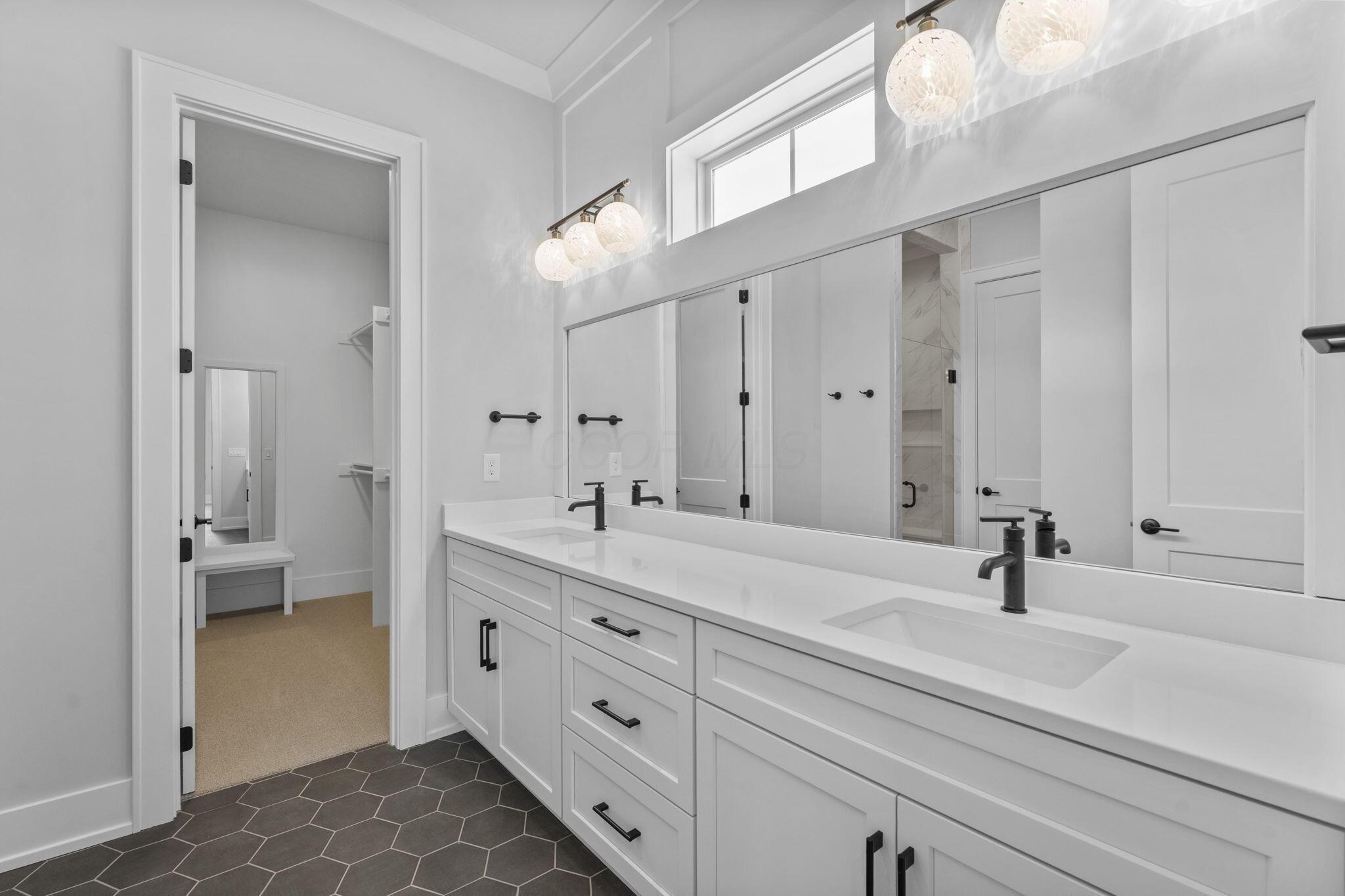 4041 Captains Circle