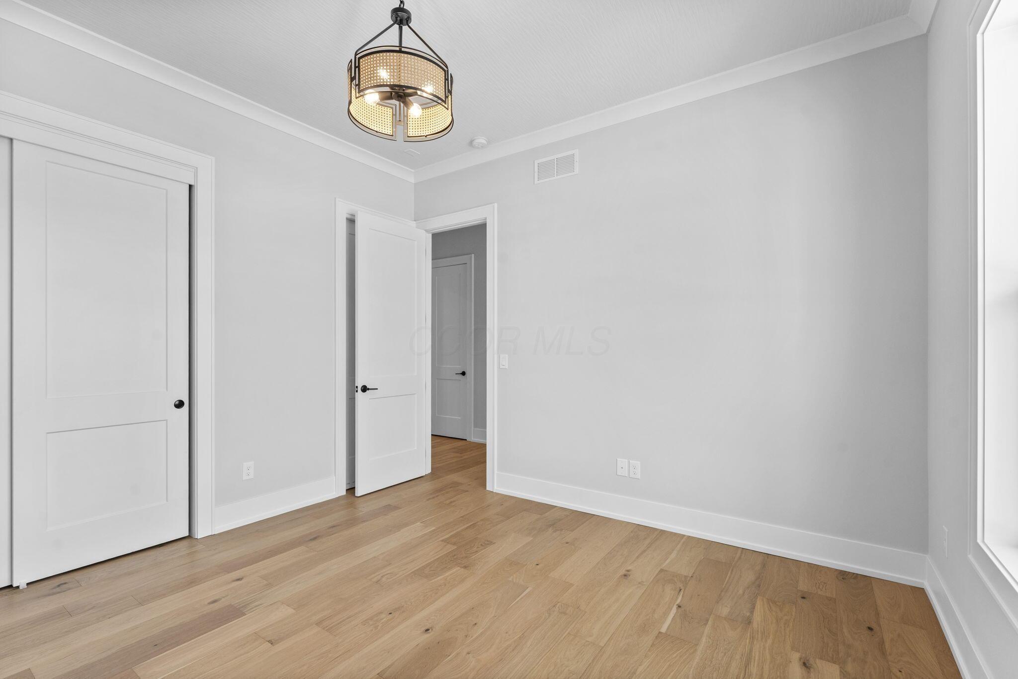 4041 Captains Circle