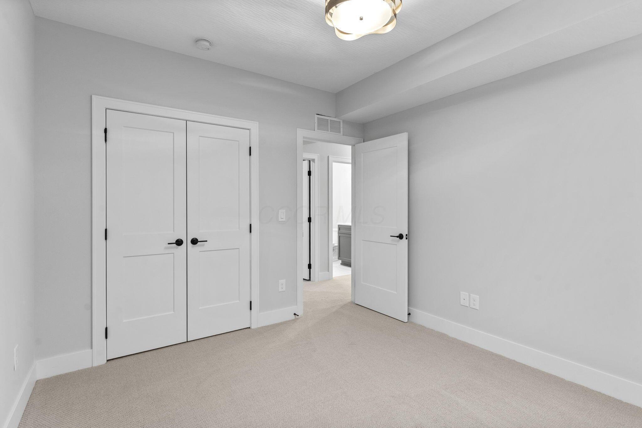 4041 Captains Circle