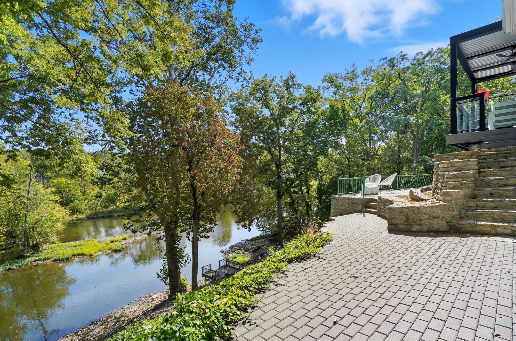 180 S Riverview Street