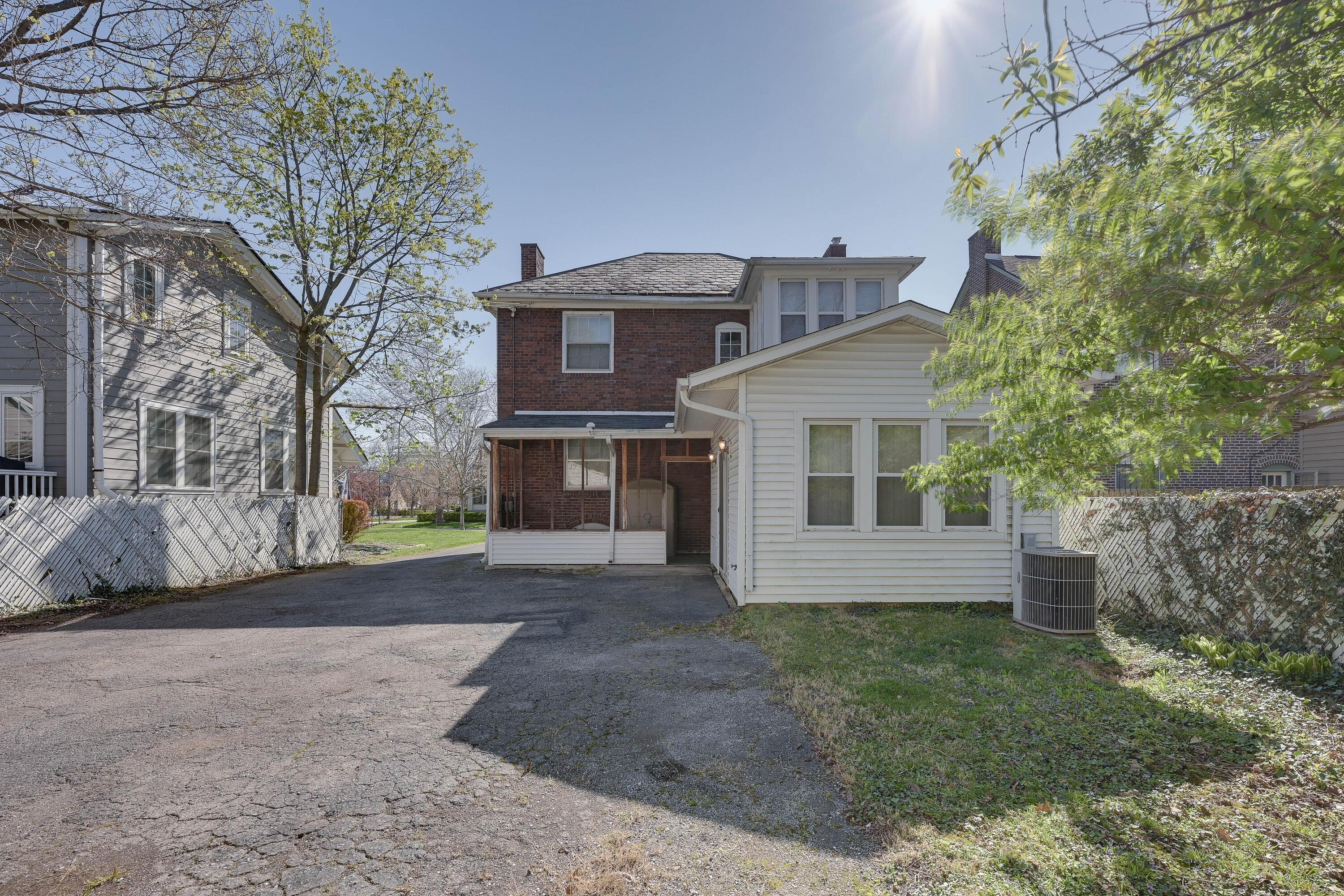 1129 Grandview Avenue