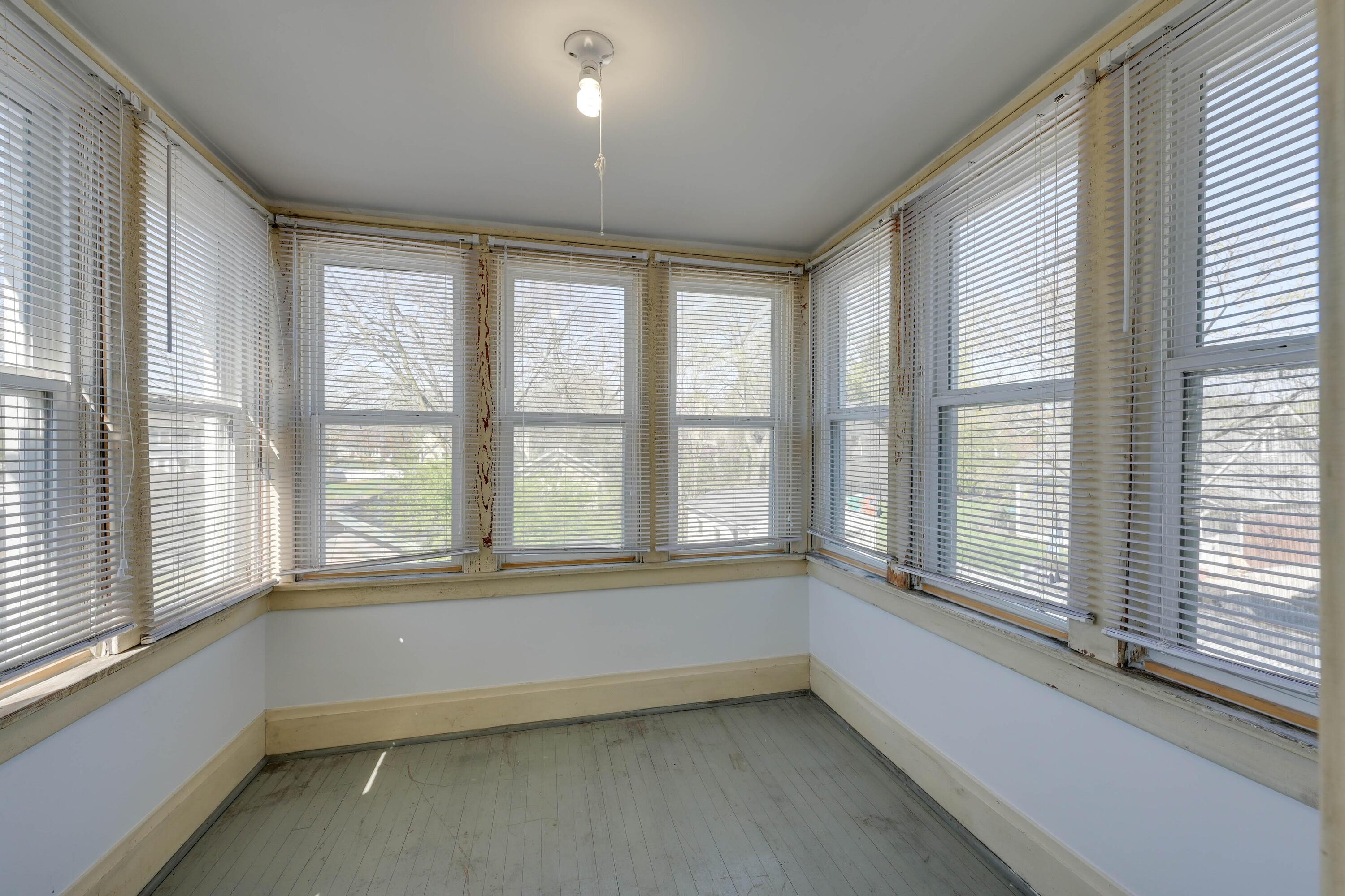 1129 Grandview Avenue