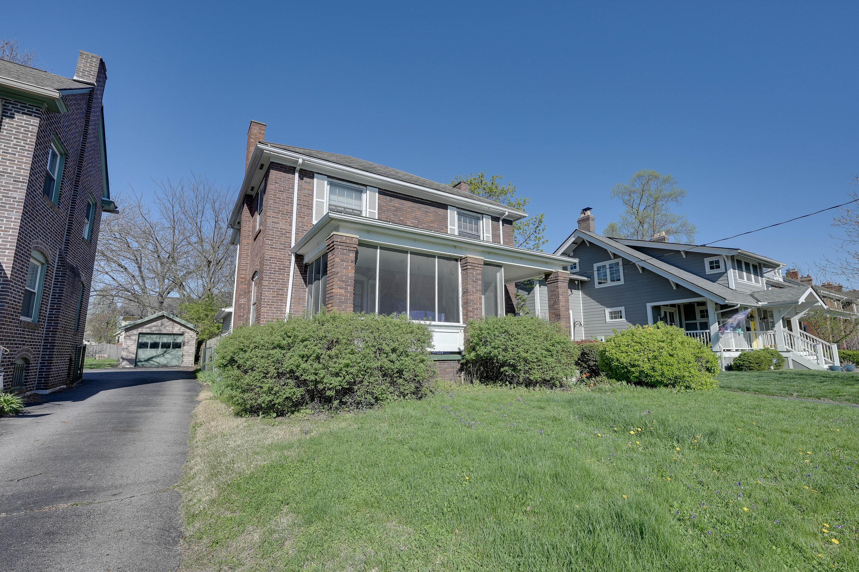 1129 Grandview Avenue