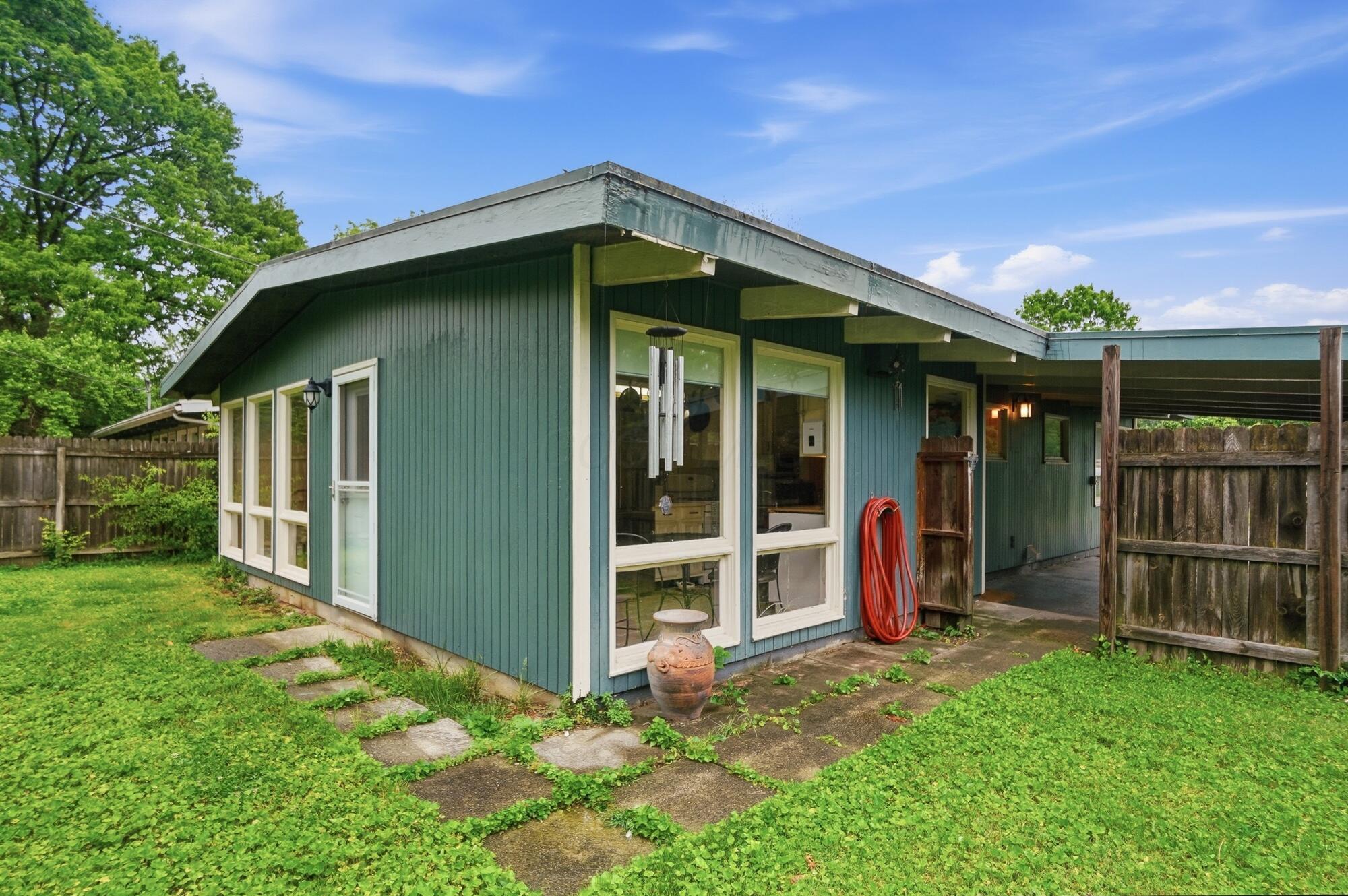 2451 Edgevale Road