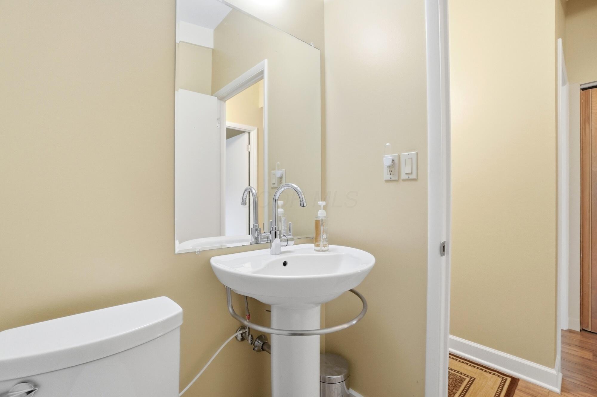 2451 Edgevale Road