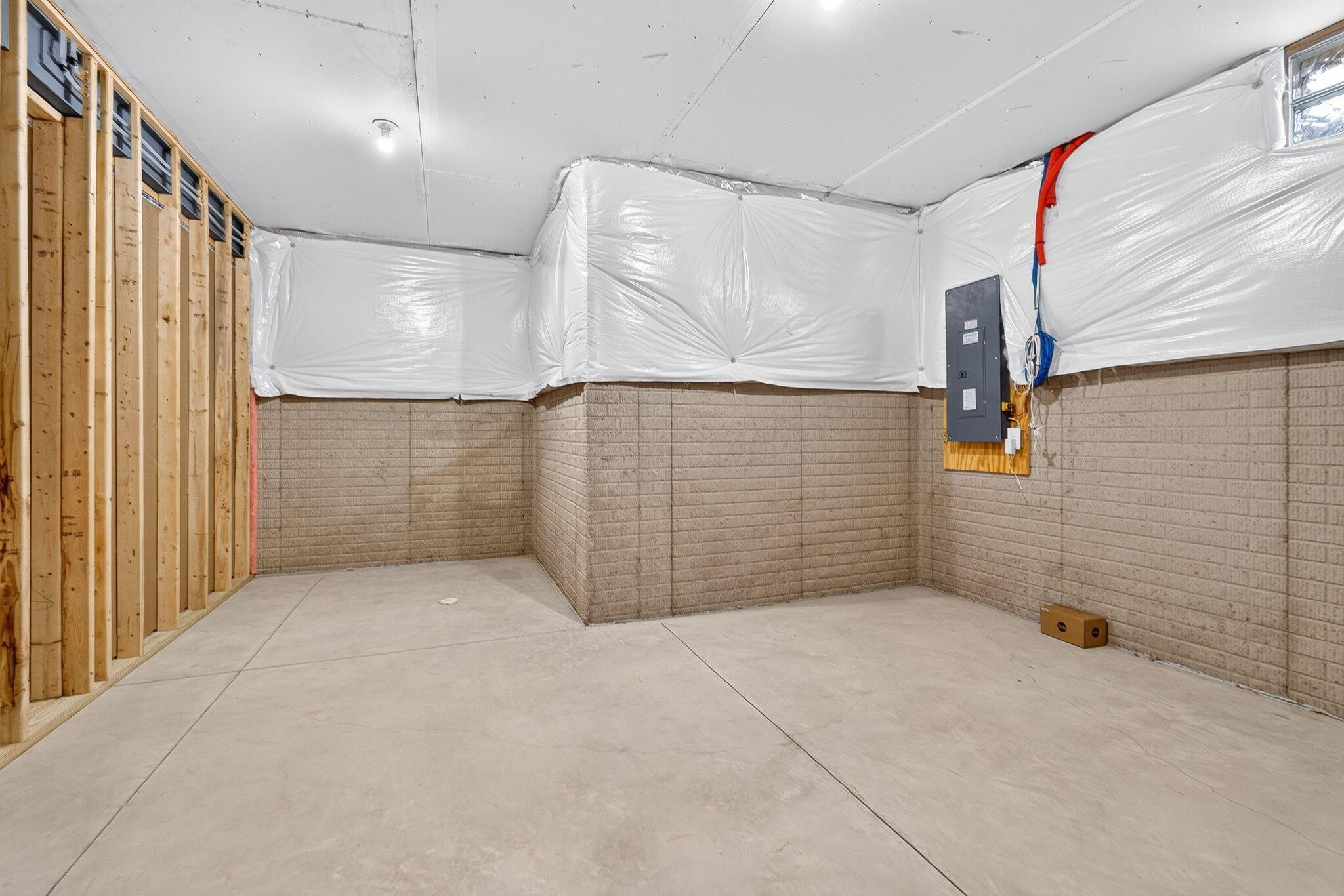 2048 Leopold Drive