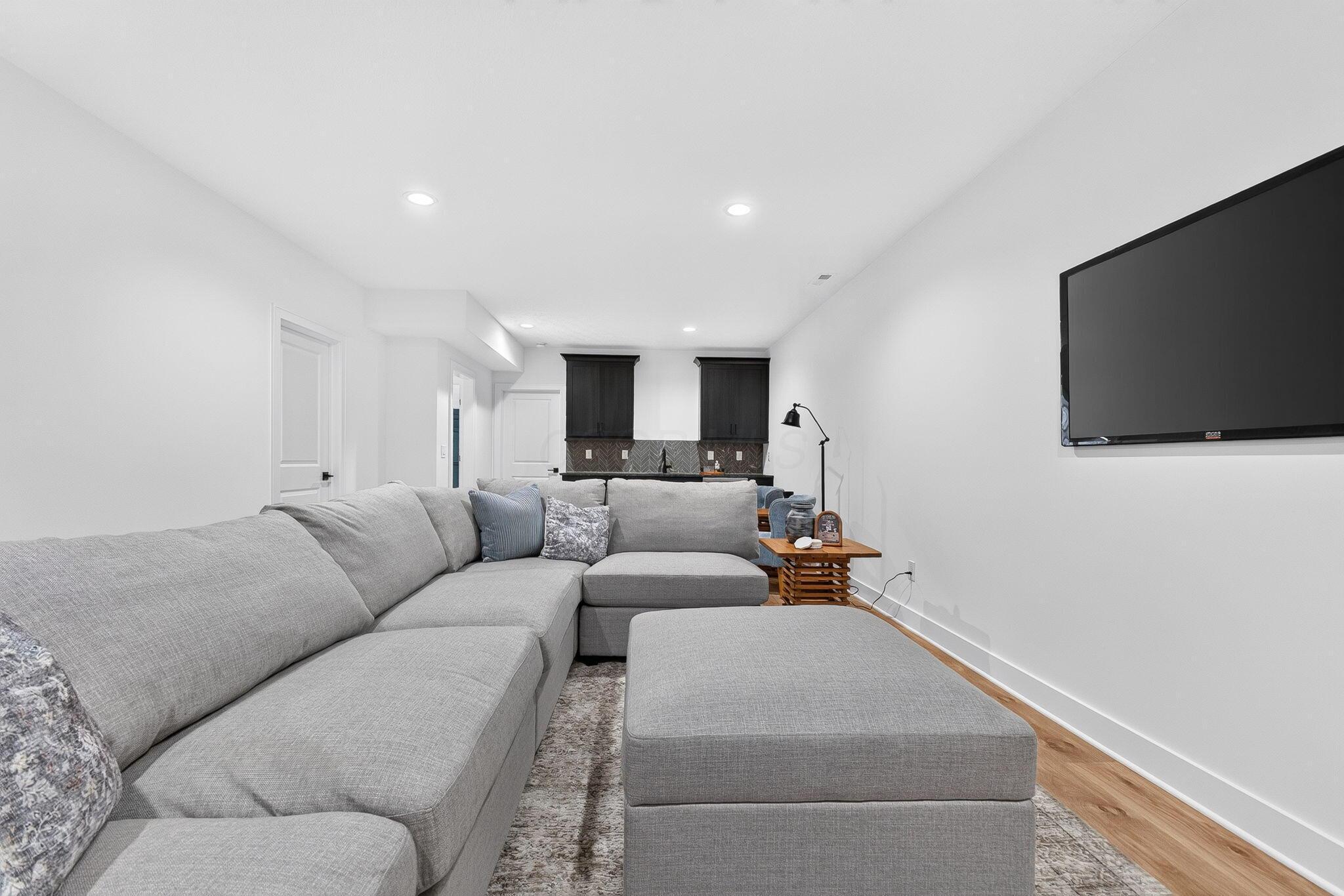 2048 Leopold Drive