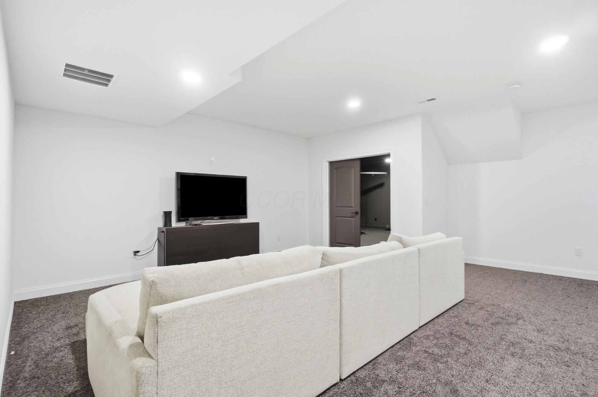 5565 Evans Farm Drive
