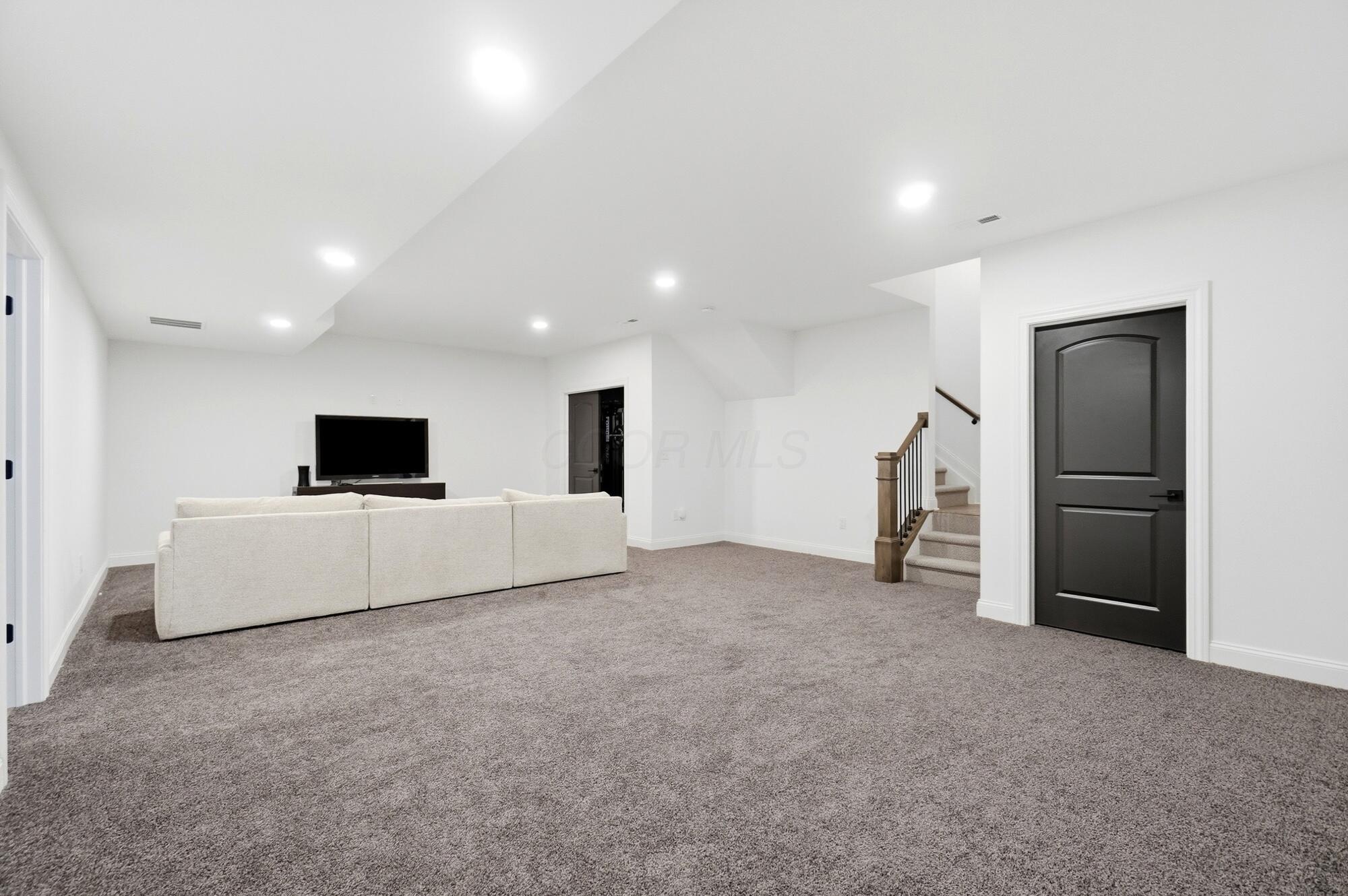 5565 Evans Farm Drive