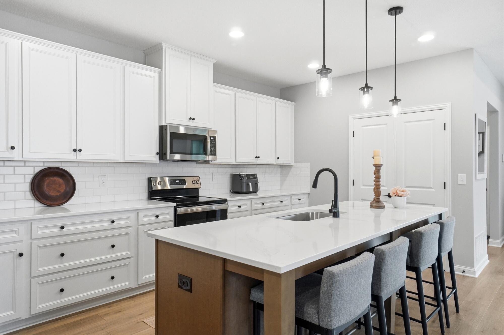 5614 Jessica Lane W
