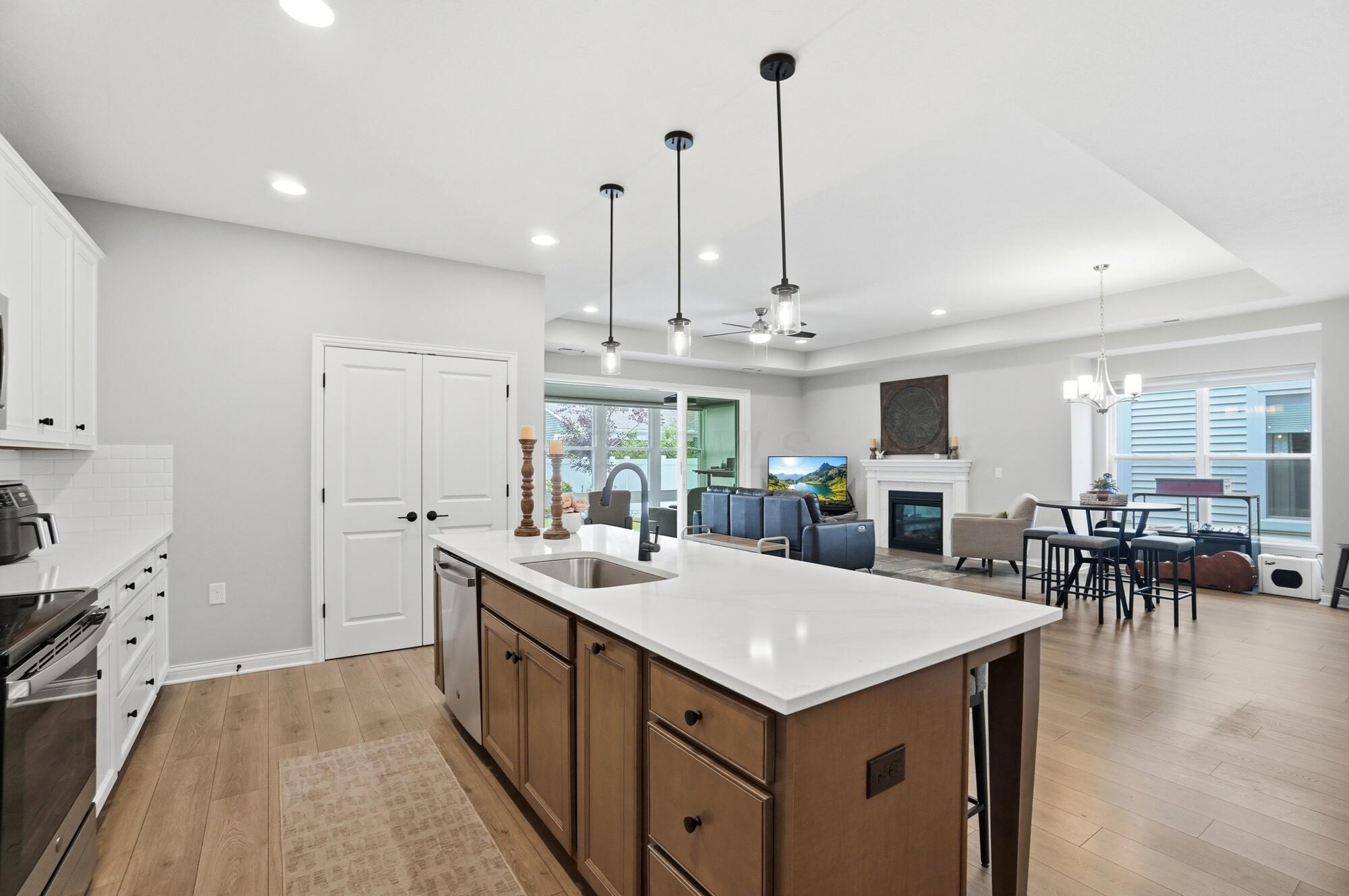 5614 Jessica Lane W