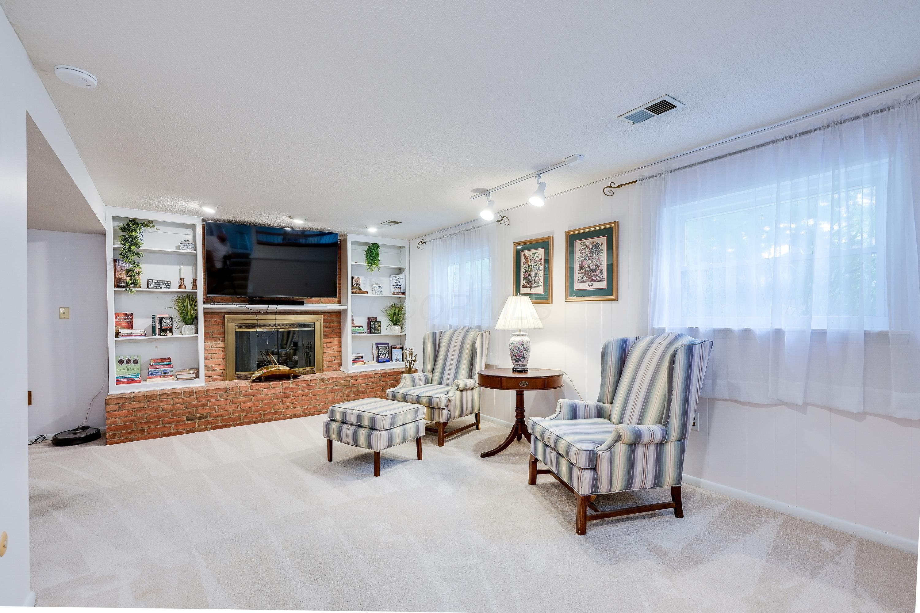2054 Decker Court