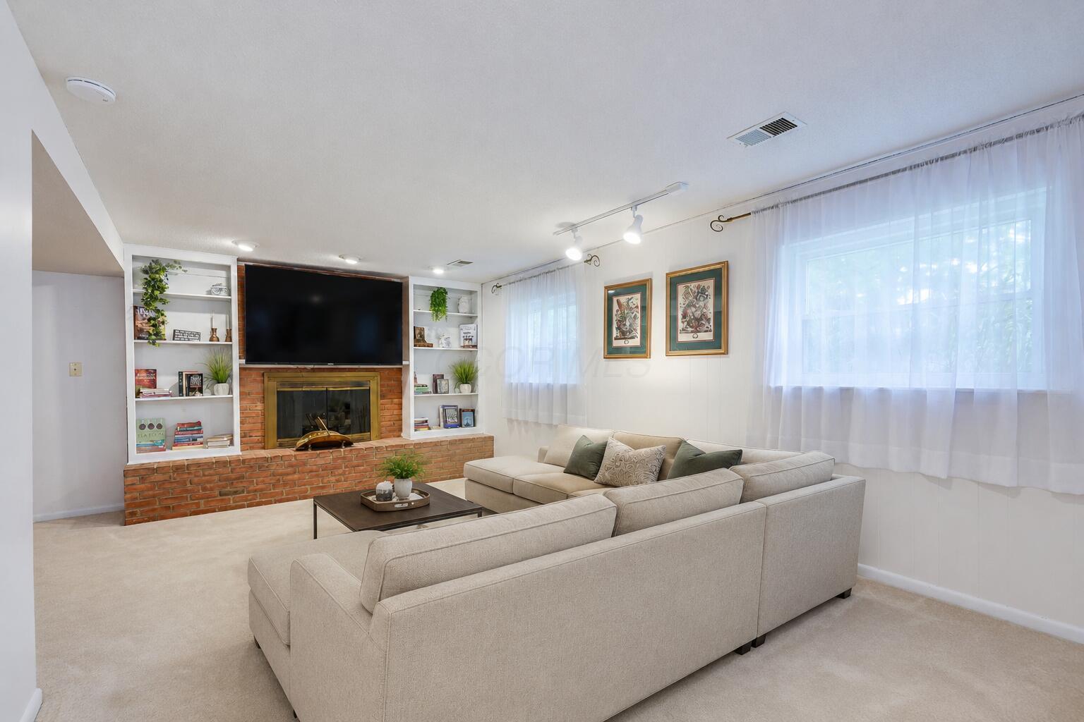 2054 Decker Court