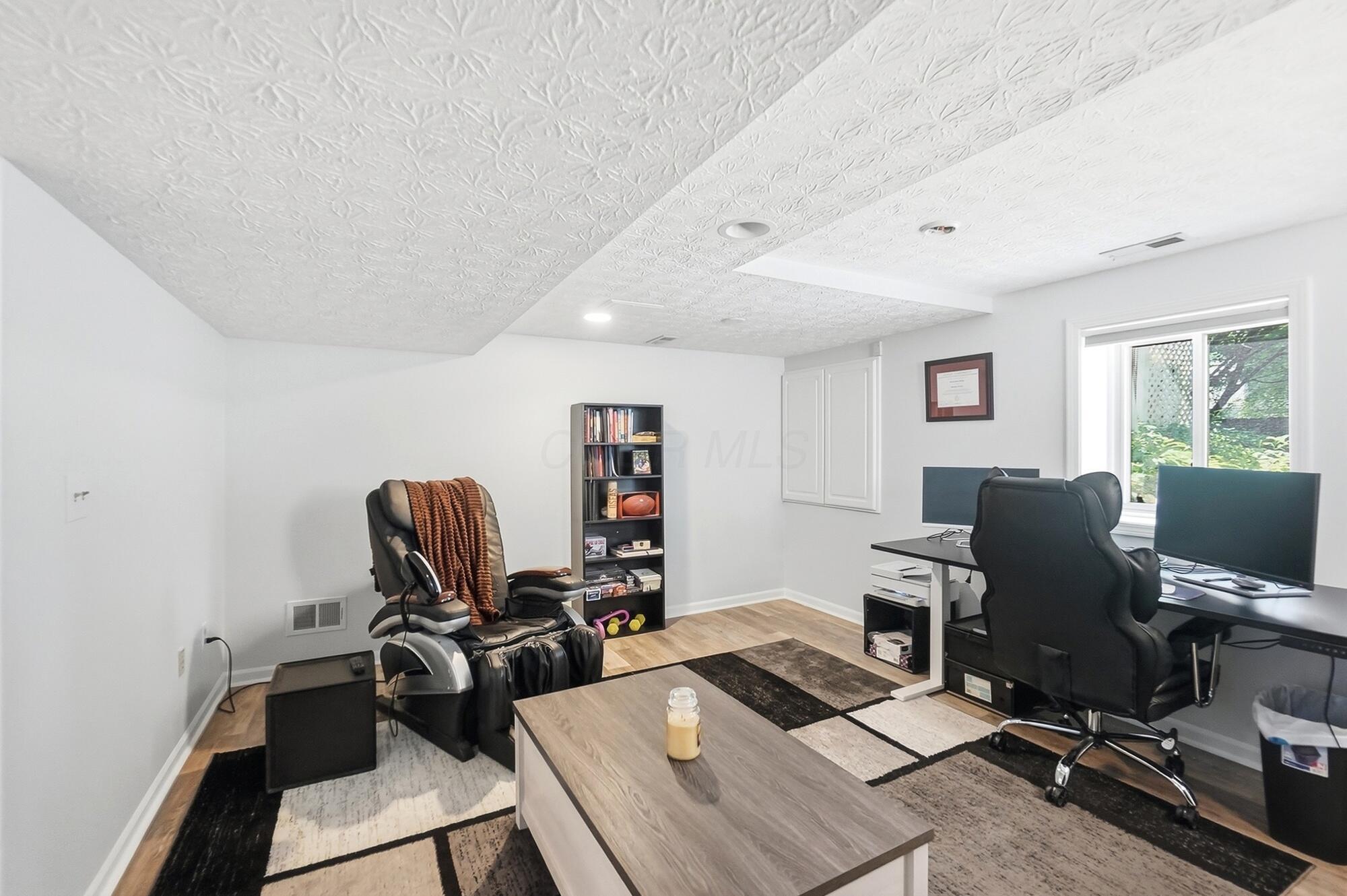 5203 Hickory Grove