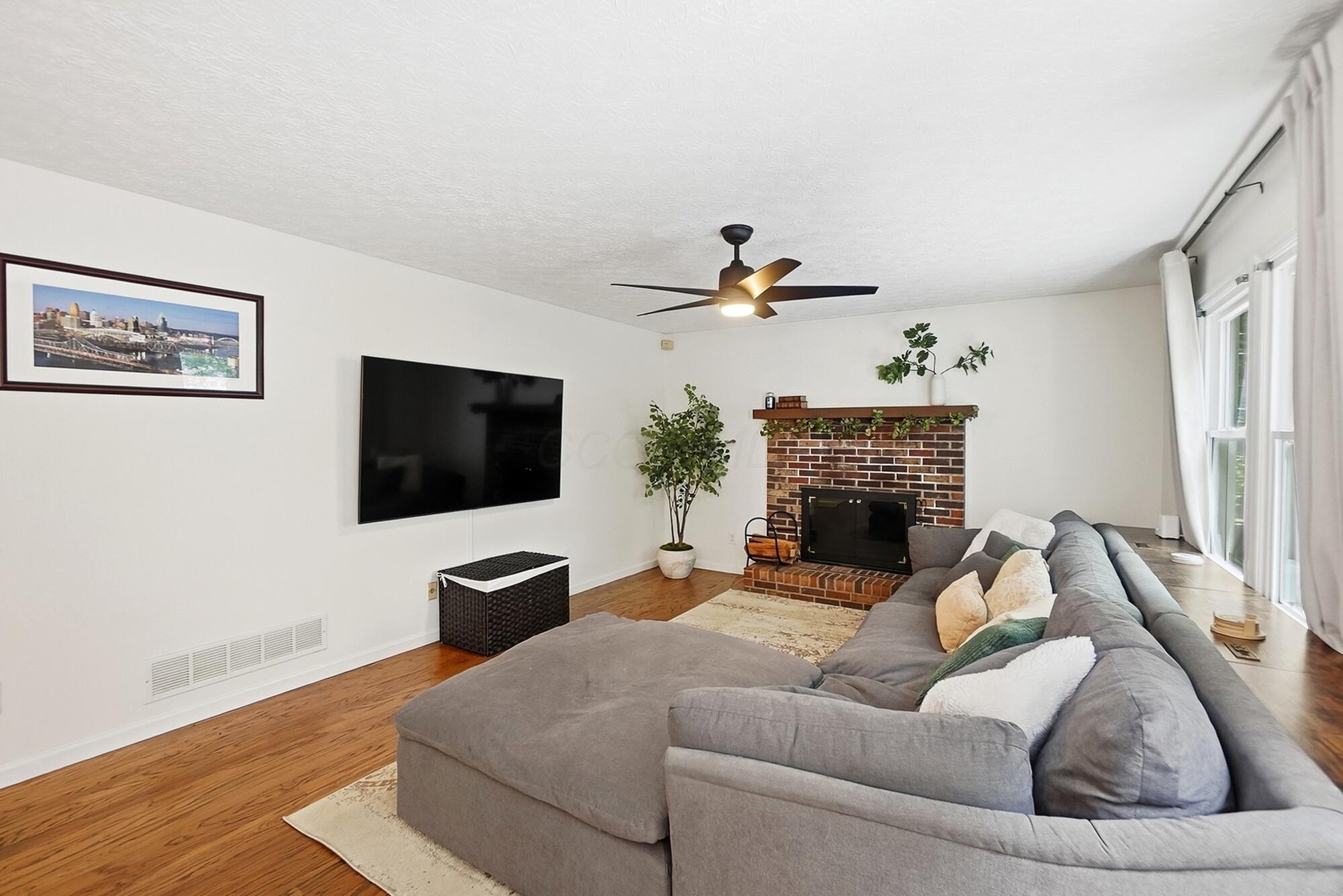5203 Hickory Grove