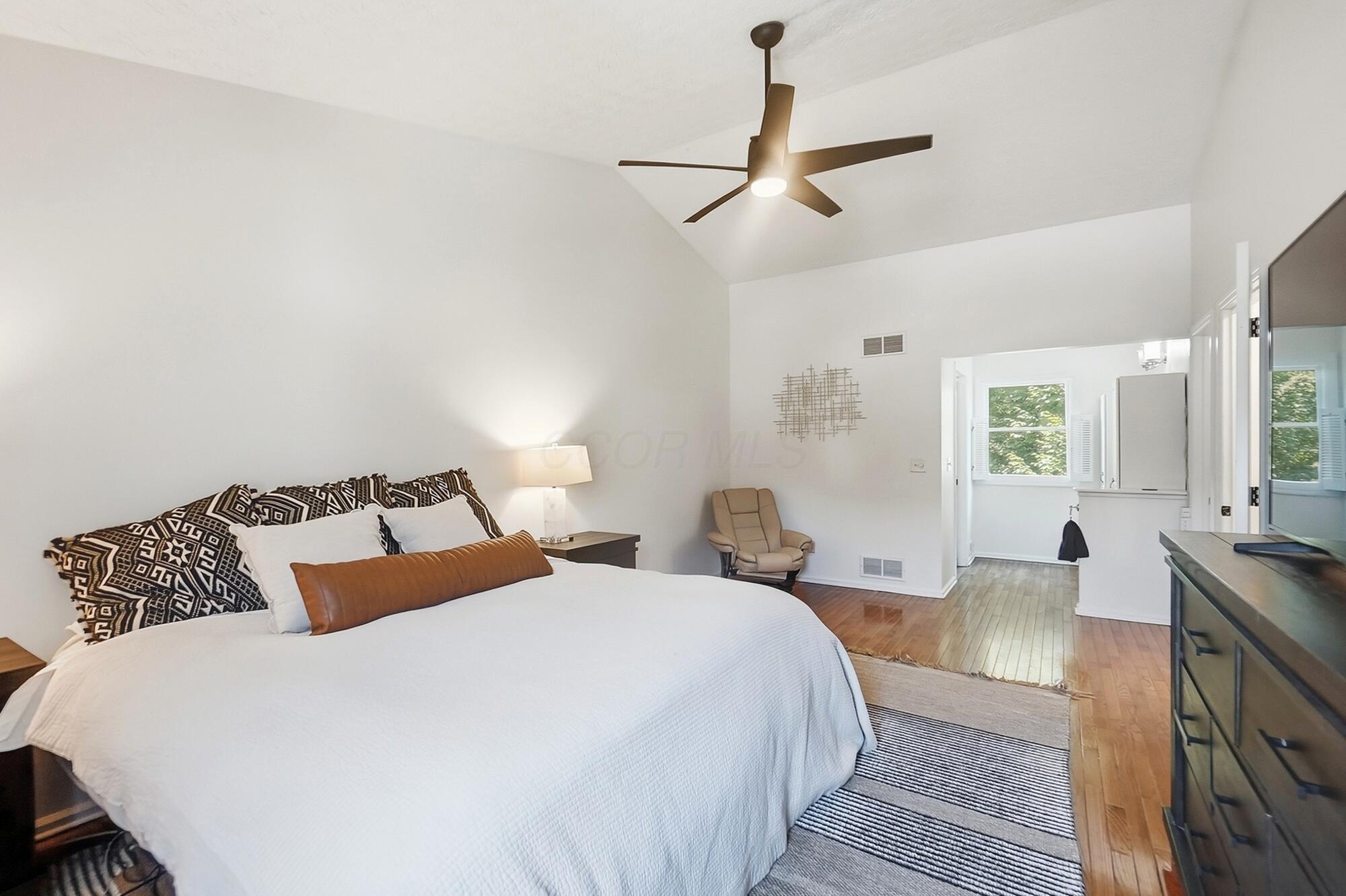 5203 Hickory Grove