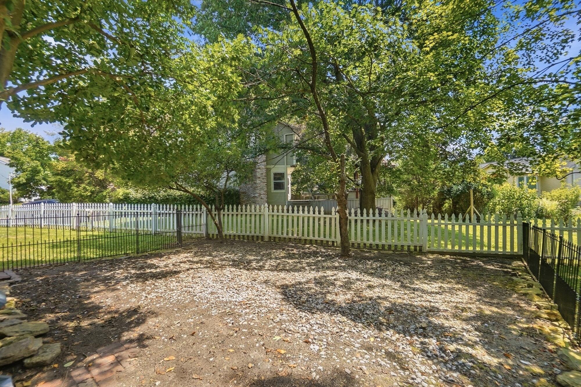 5203 Hickory Grove