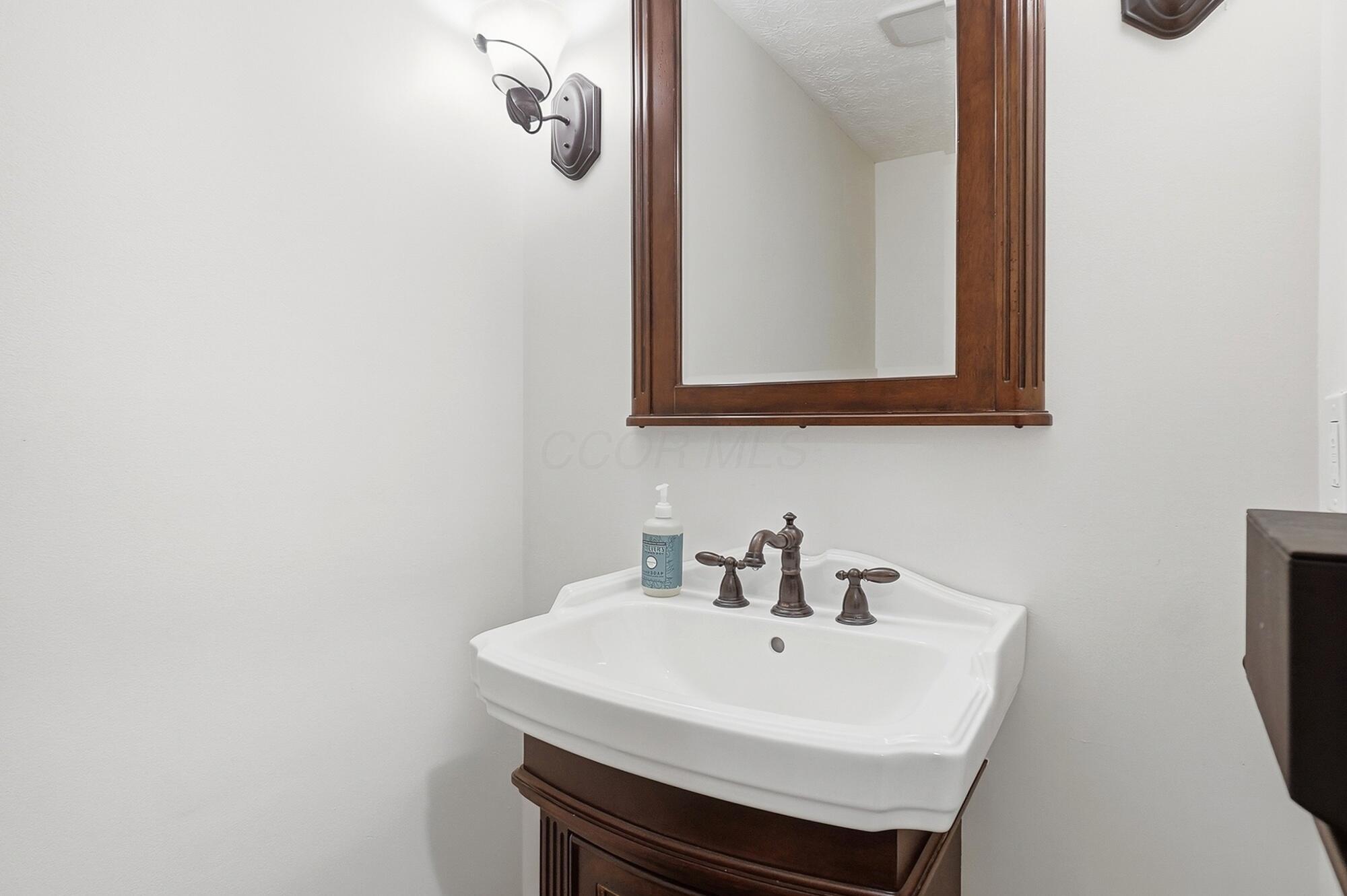 5203 Hickory Grove