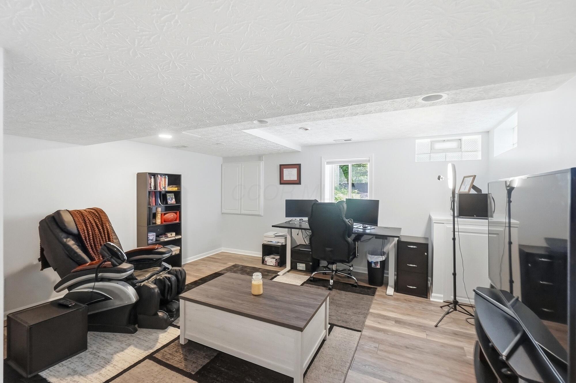 5203 Hickory Grove