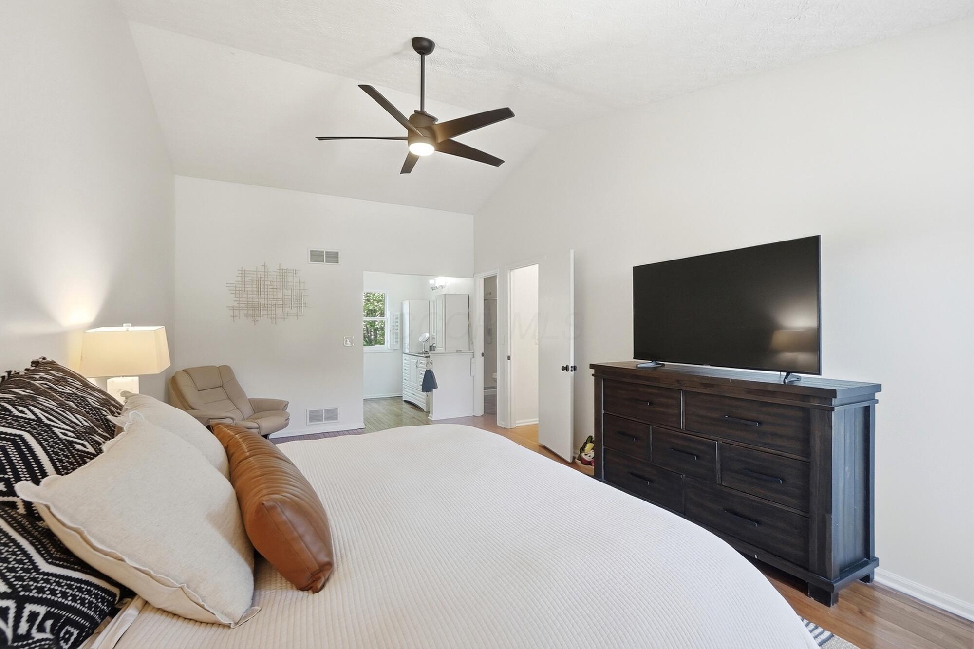 5203 Hickory Grove
