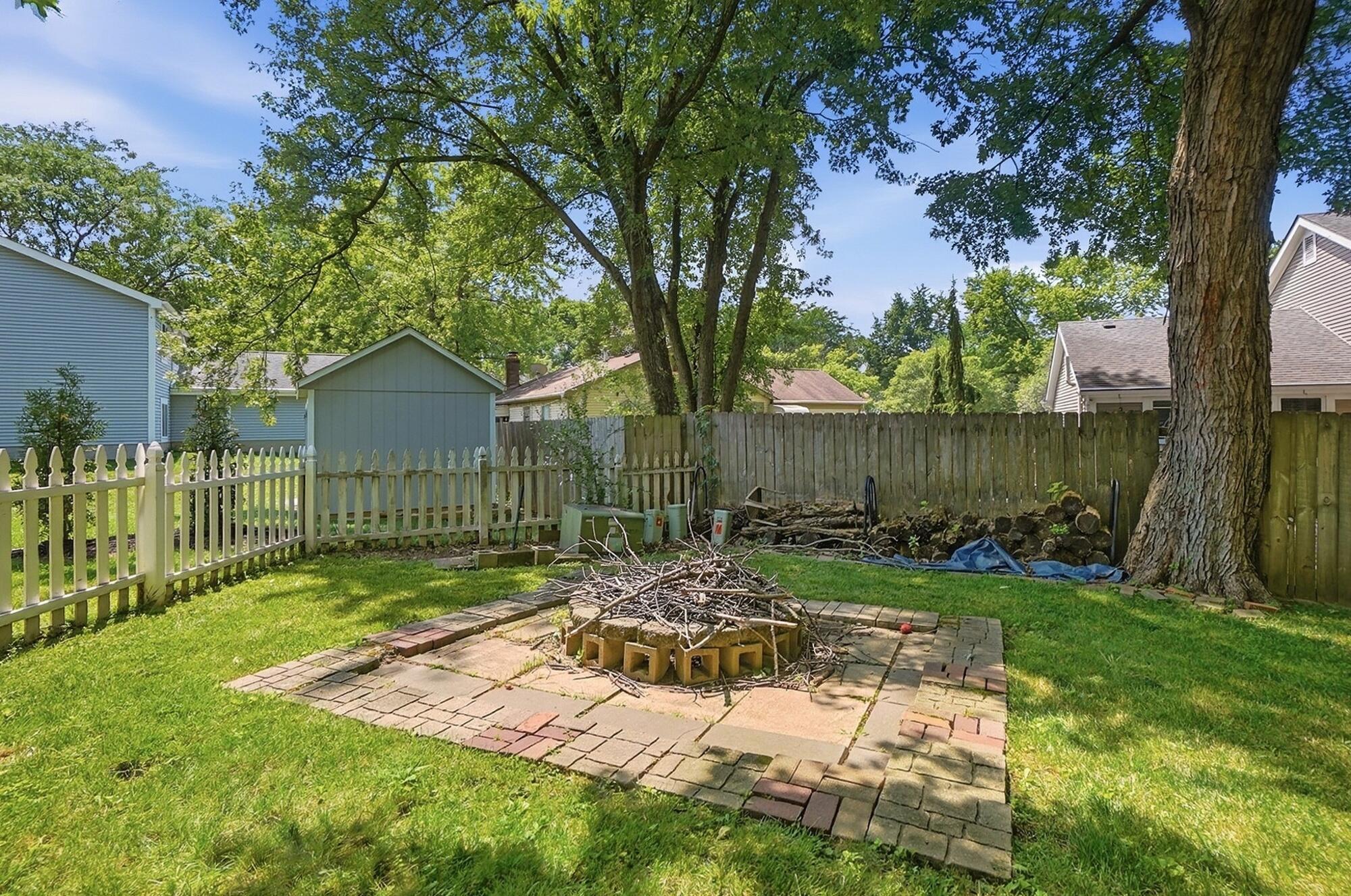 5203 Hickory Grove