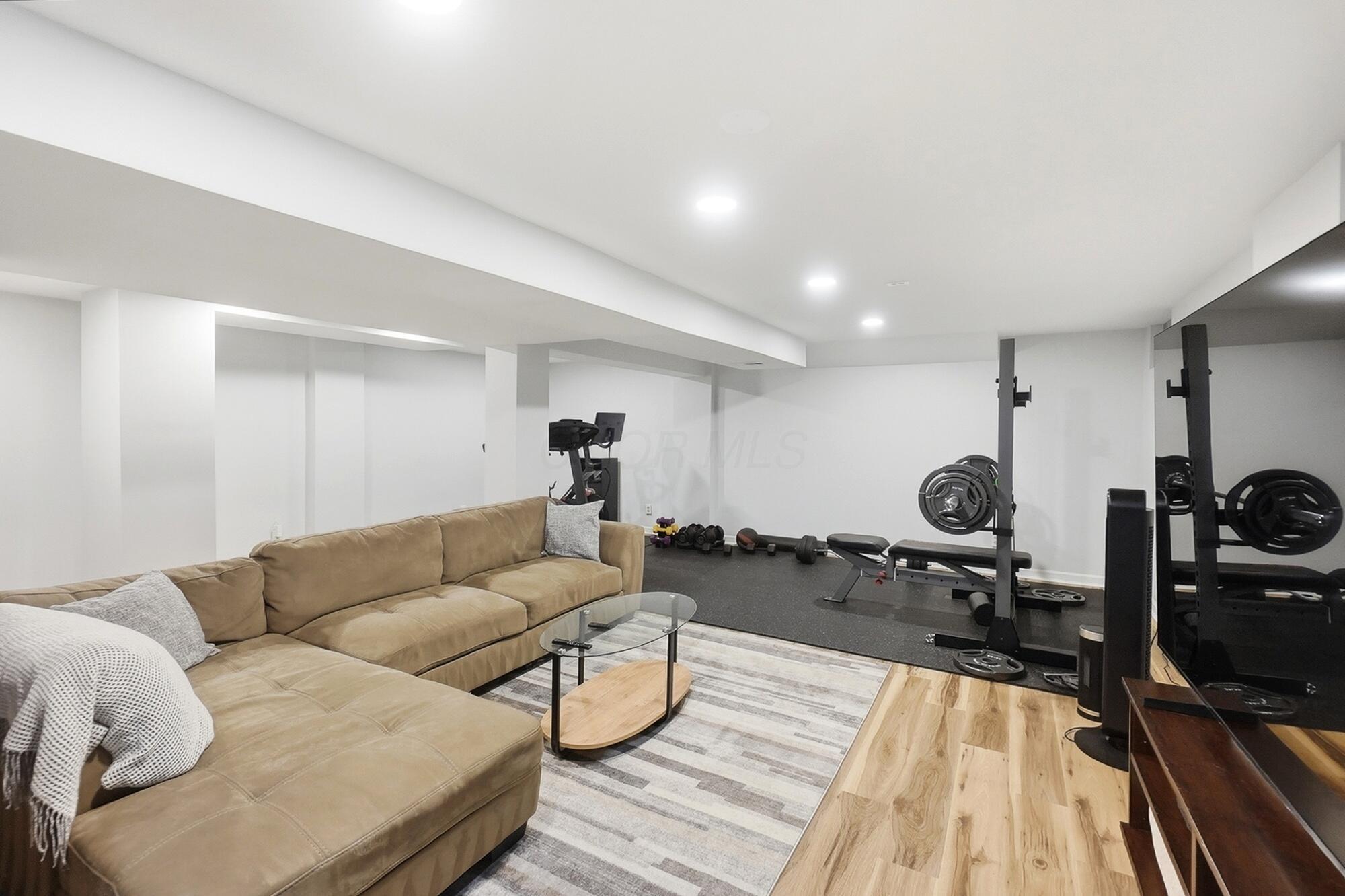 5203 Hickory Grove