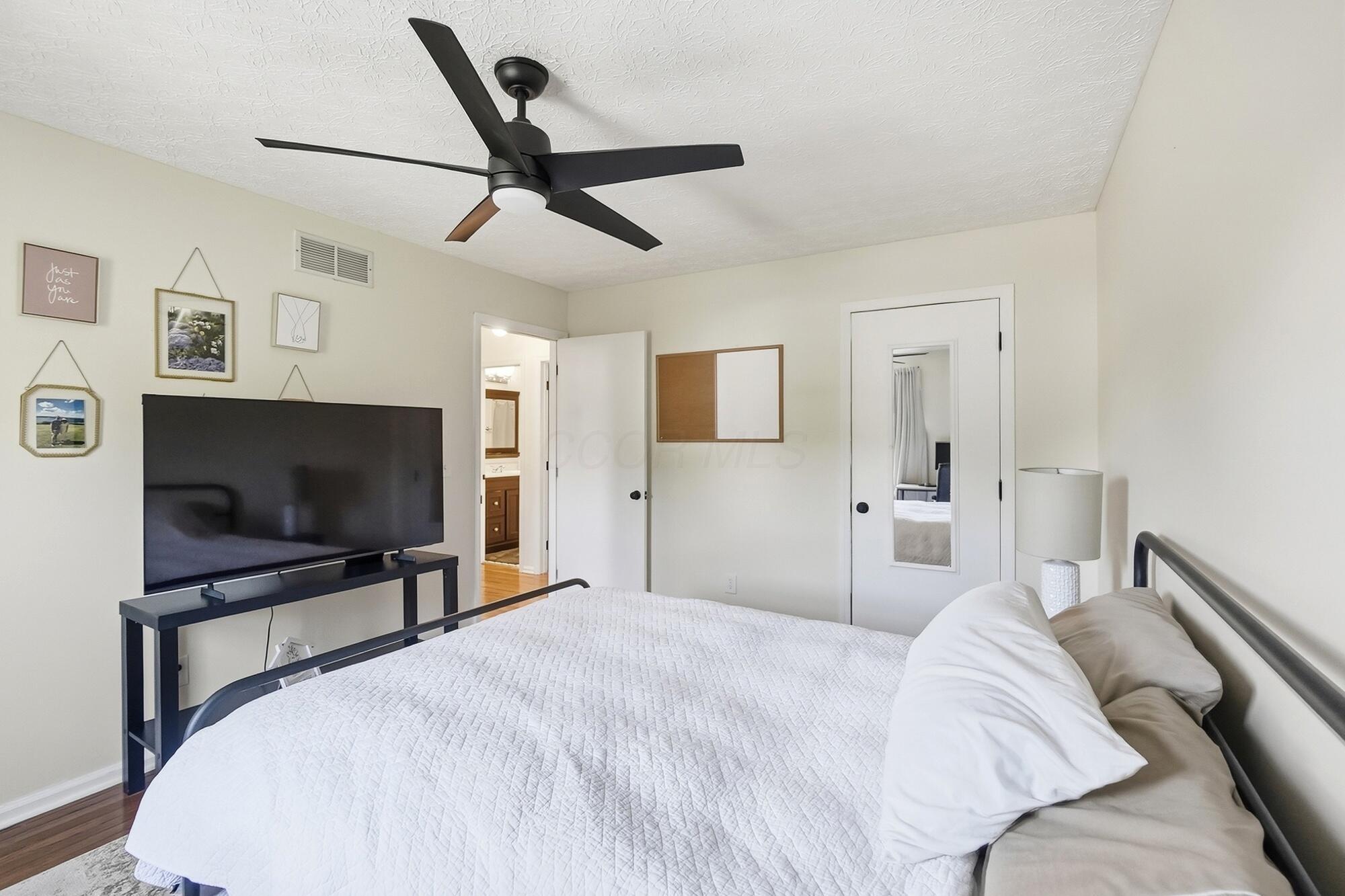 5203 Hickory Grove