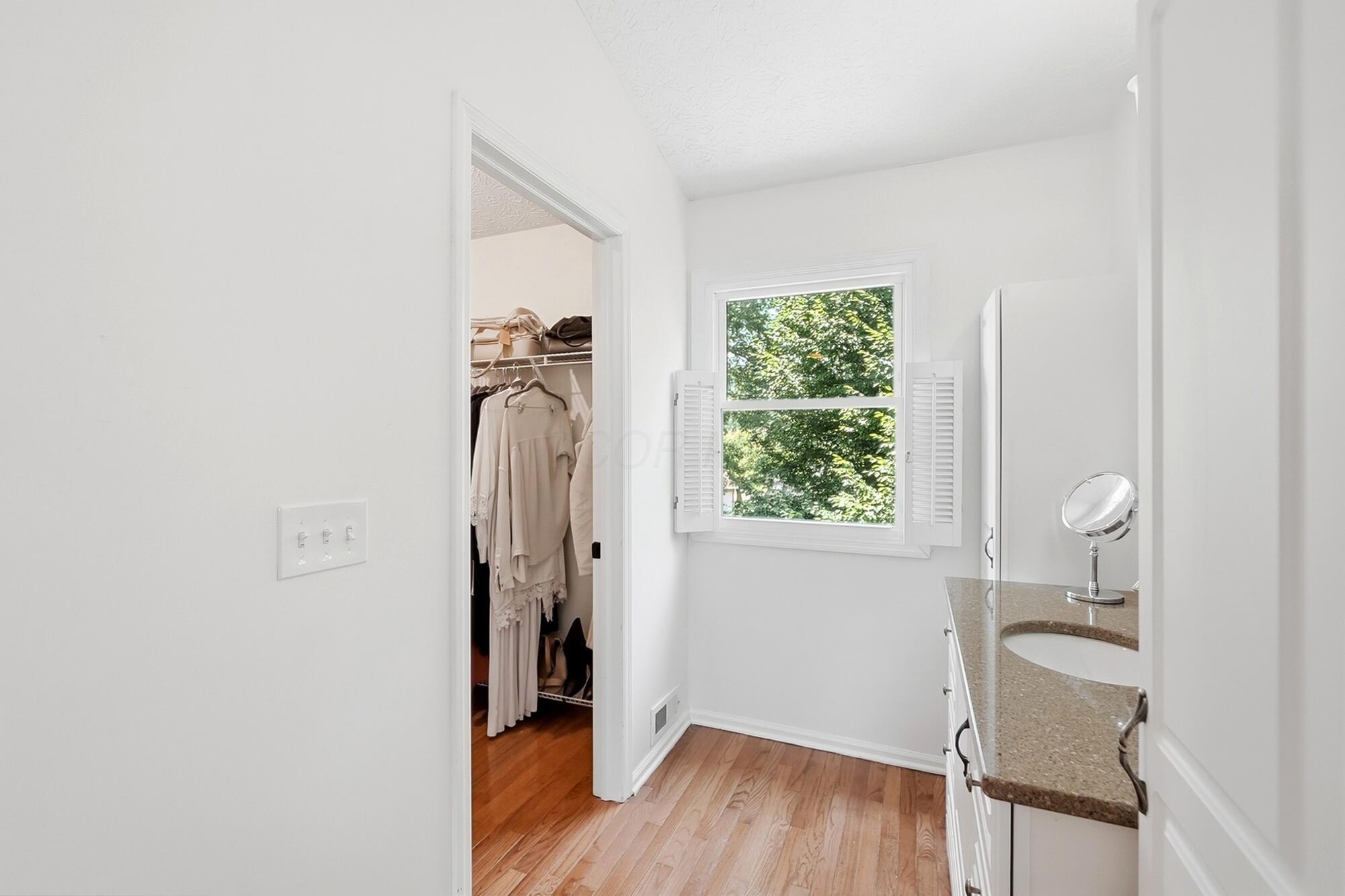 5203 Hickory Grove