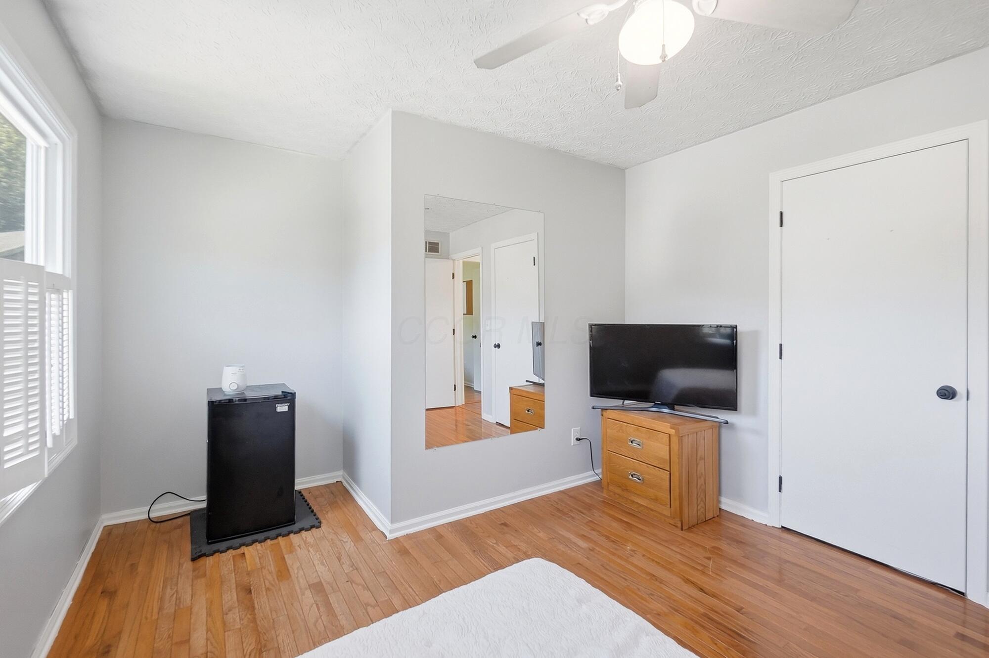 5203 Hickory Grove