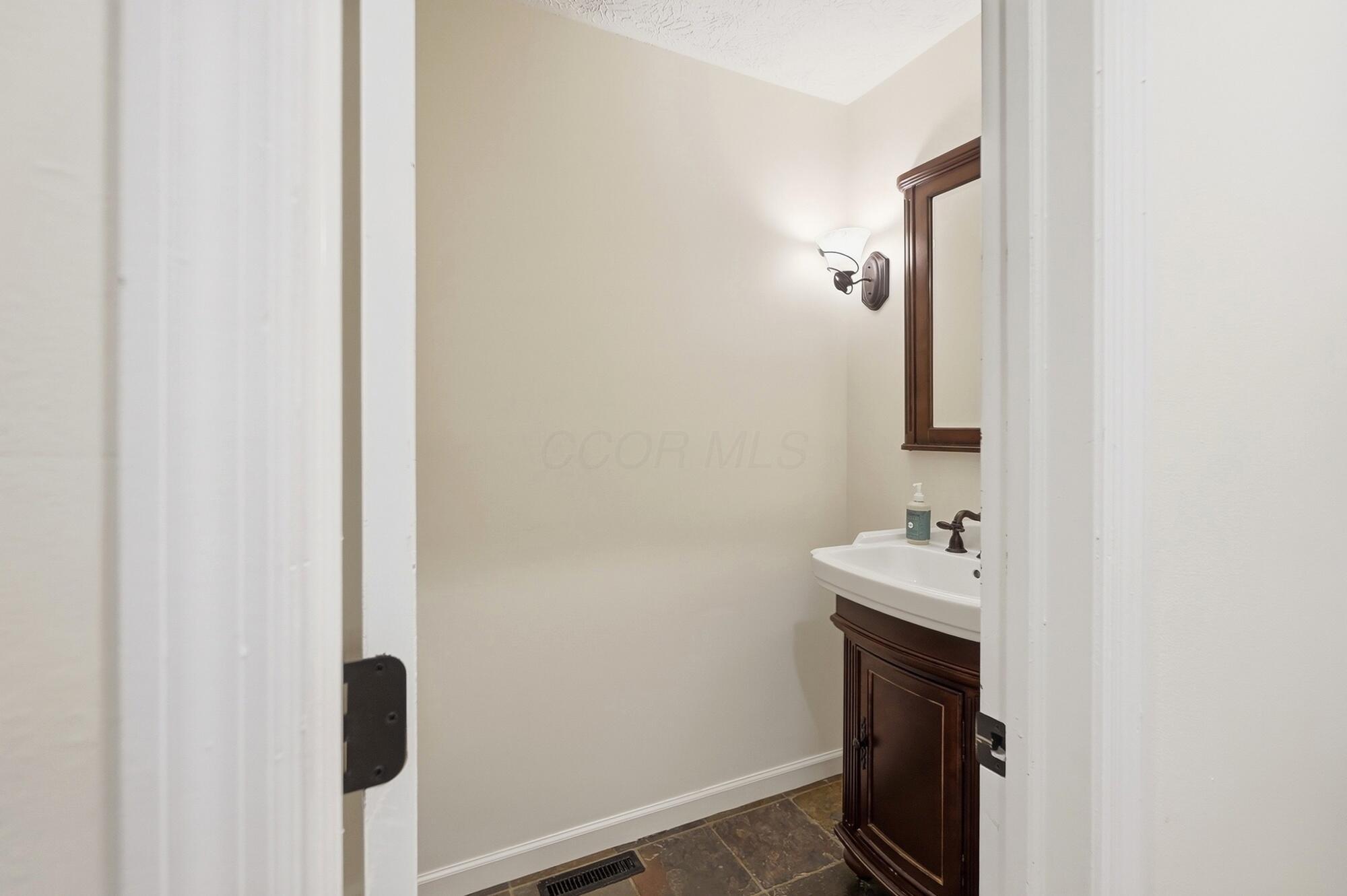 5203 Hickory Grove