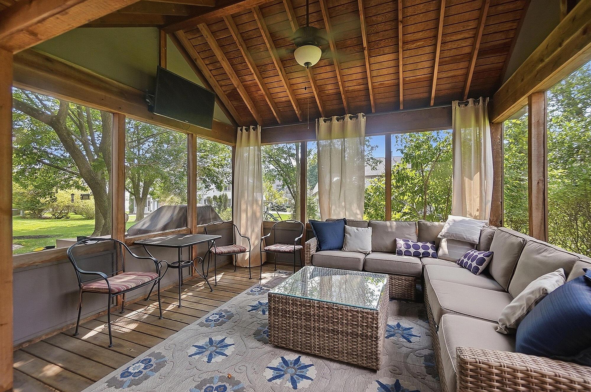 9401 Traceyton Drive