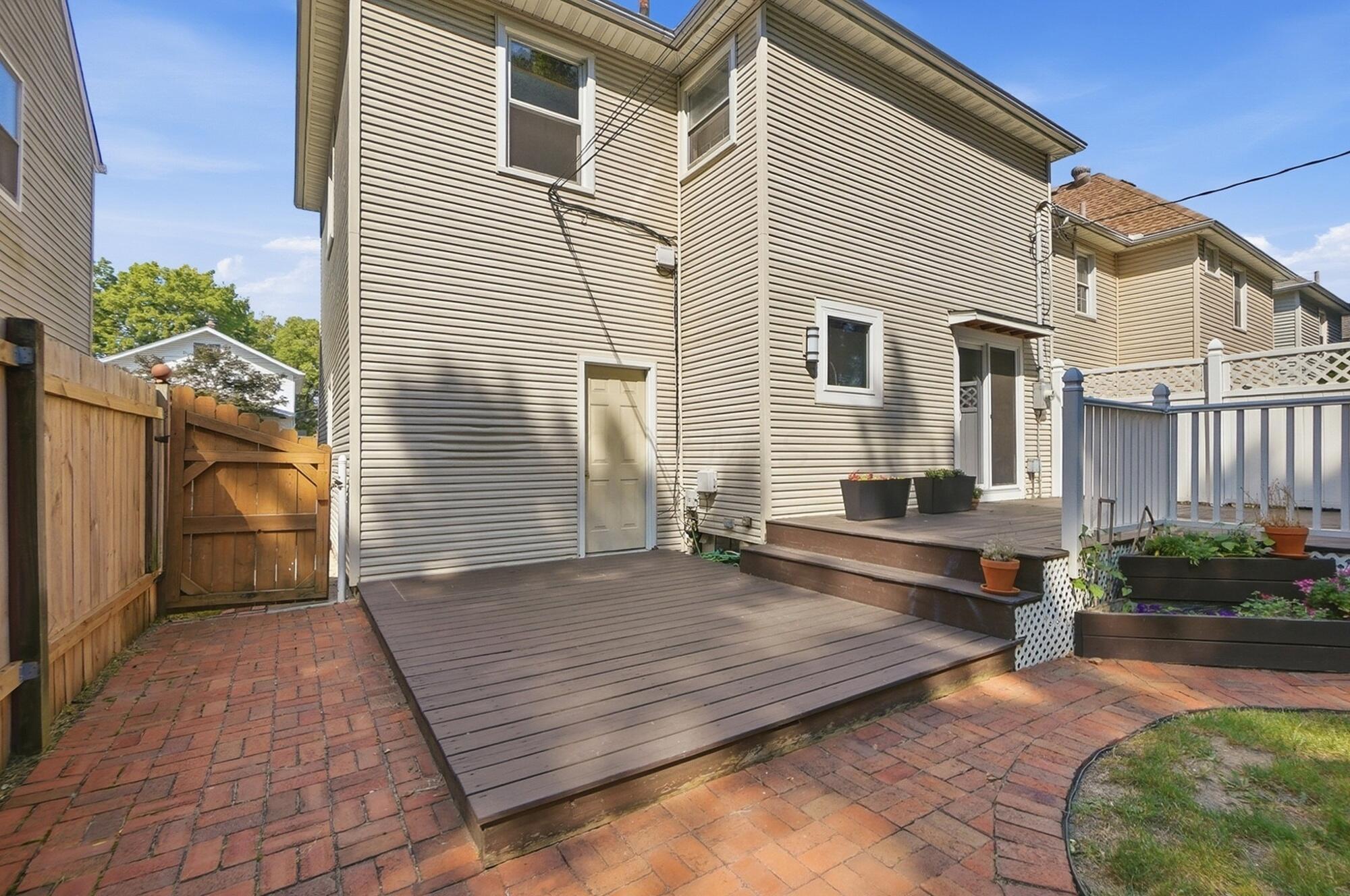 1404 Meadow Road