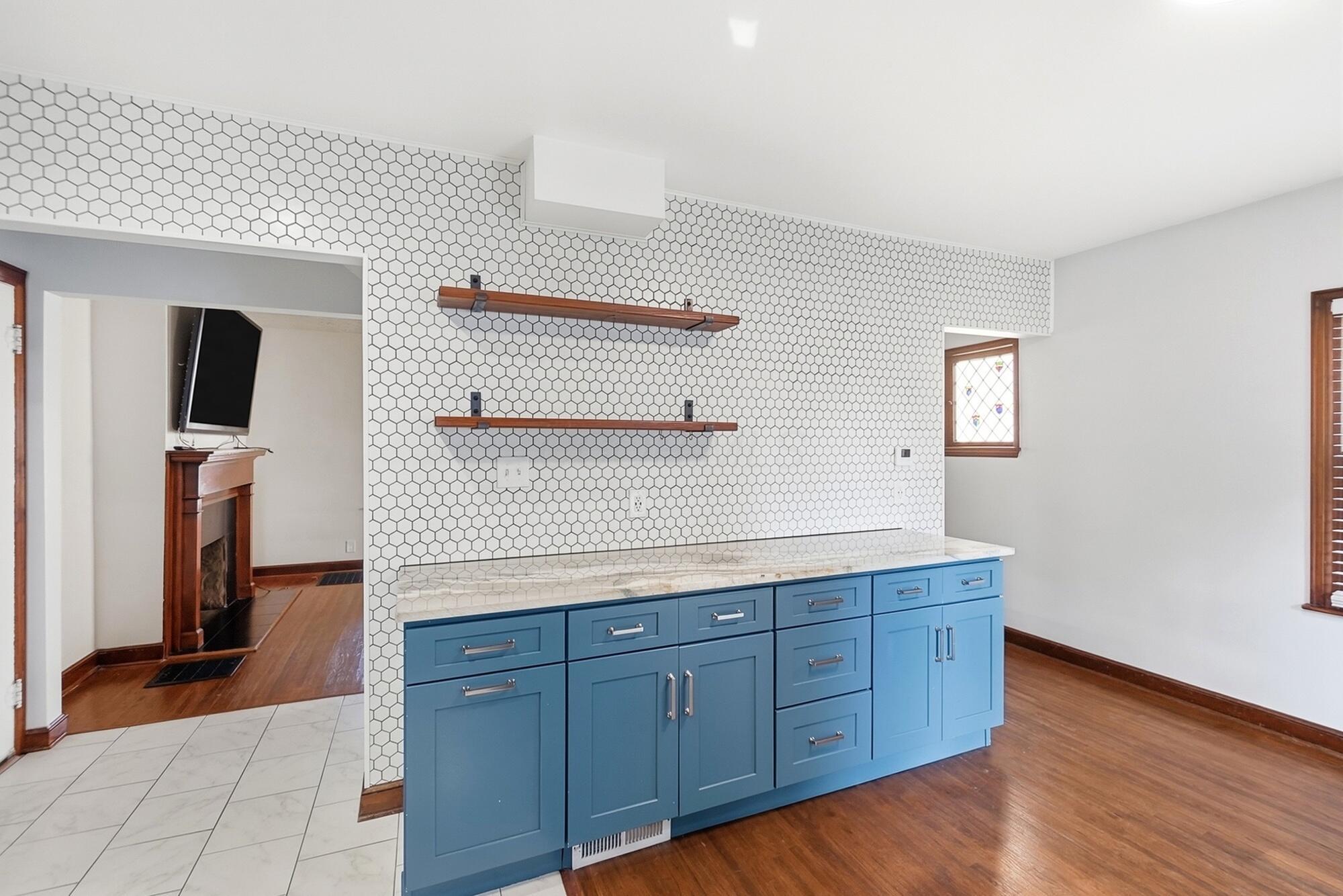 1404 Meadow Road