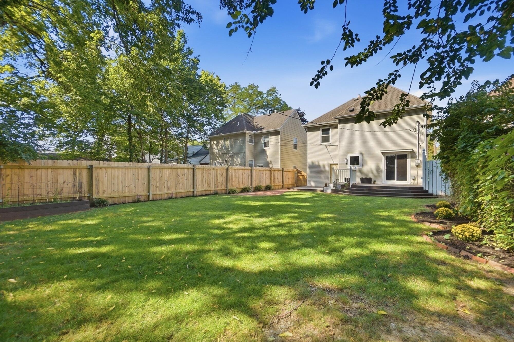 1404 Meadow Road
